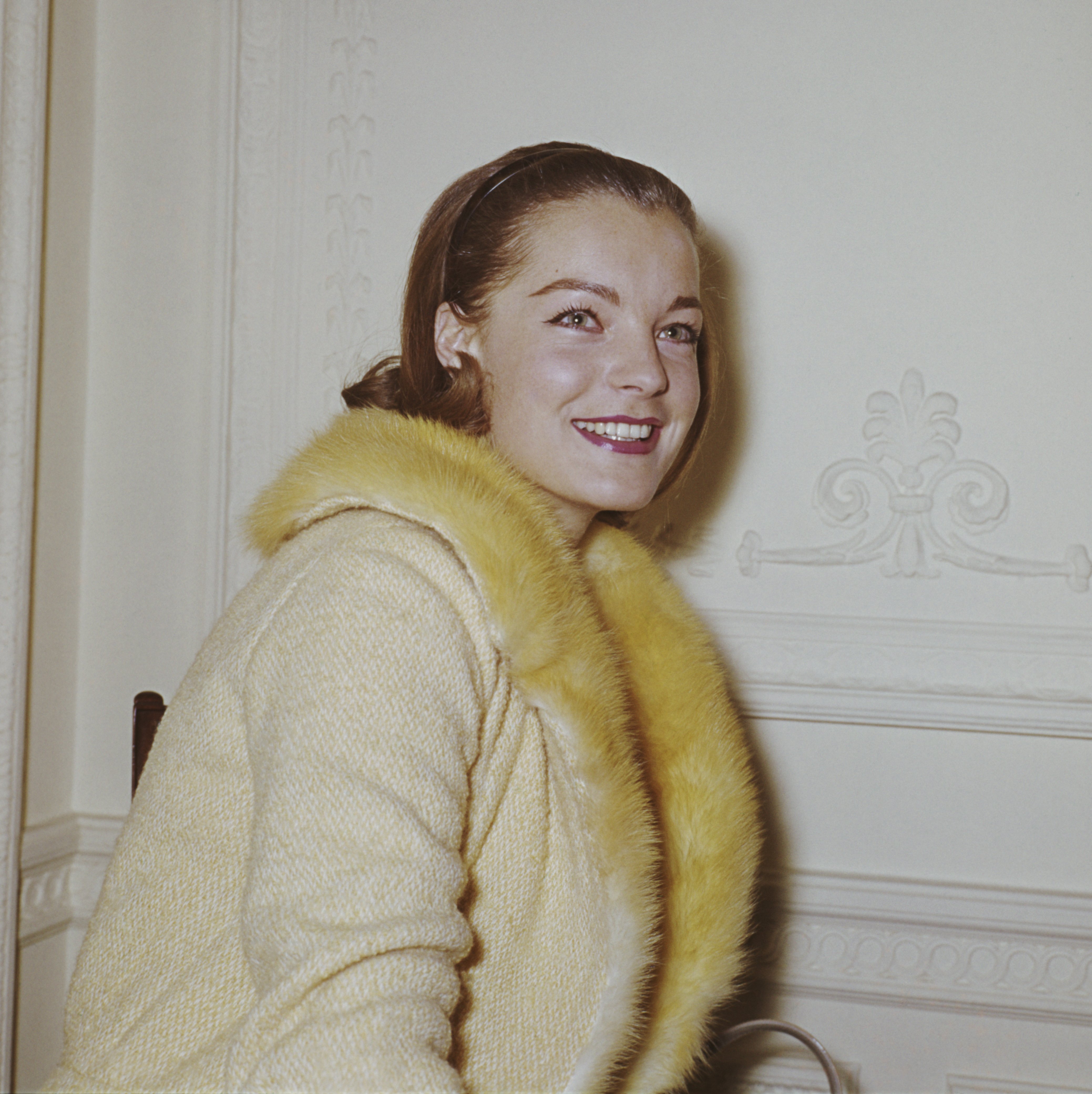 L'actrice autrichienne Romy Schneider à l'hôtel Savoy de Londres, en janvier 1964, lors d'une réception pour l'auteur du livre "Countess Tarnovska", Hans Habe. Romy a été choisie pour jouer le rôle principal dans un film tiré de ce livre. | Source : Getty Images
