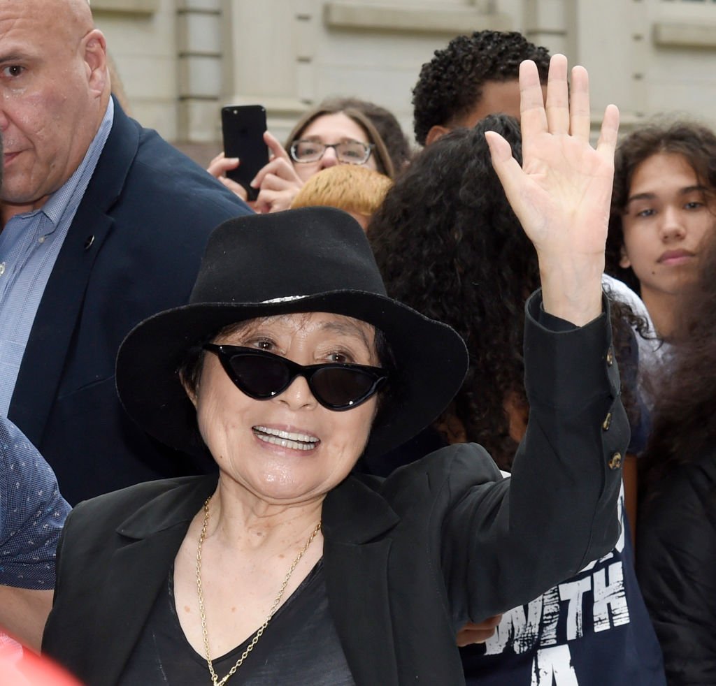 Yoko Ono assiste au lancement de Come Together NYC par le John Lennon Educational Tour Bus présenté par OWC à l'hôtel de ville le 13 septembre 2018 à New York. | ¨Photo : Getty Images