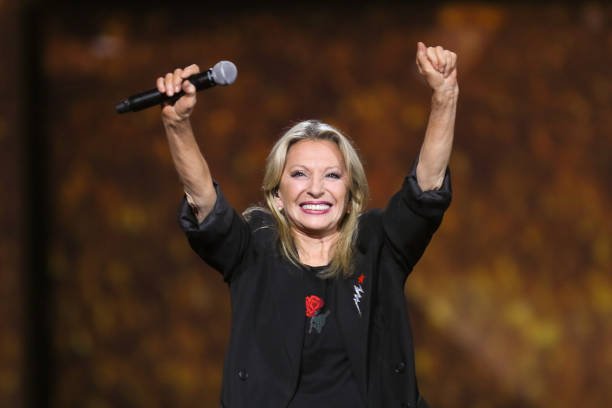 Véronique Sanson se produit lors des "32e Victoires de la Musique 2017" au Zénith le 10 février 2017 à Paris, France. | Photo : Getty Images