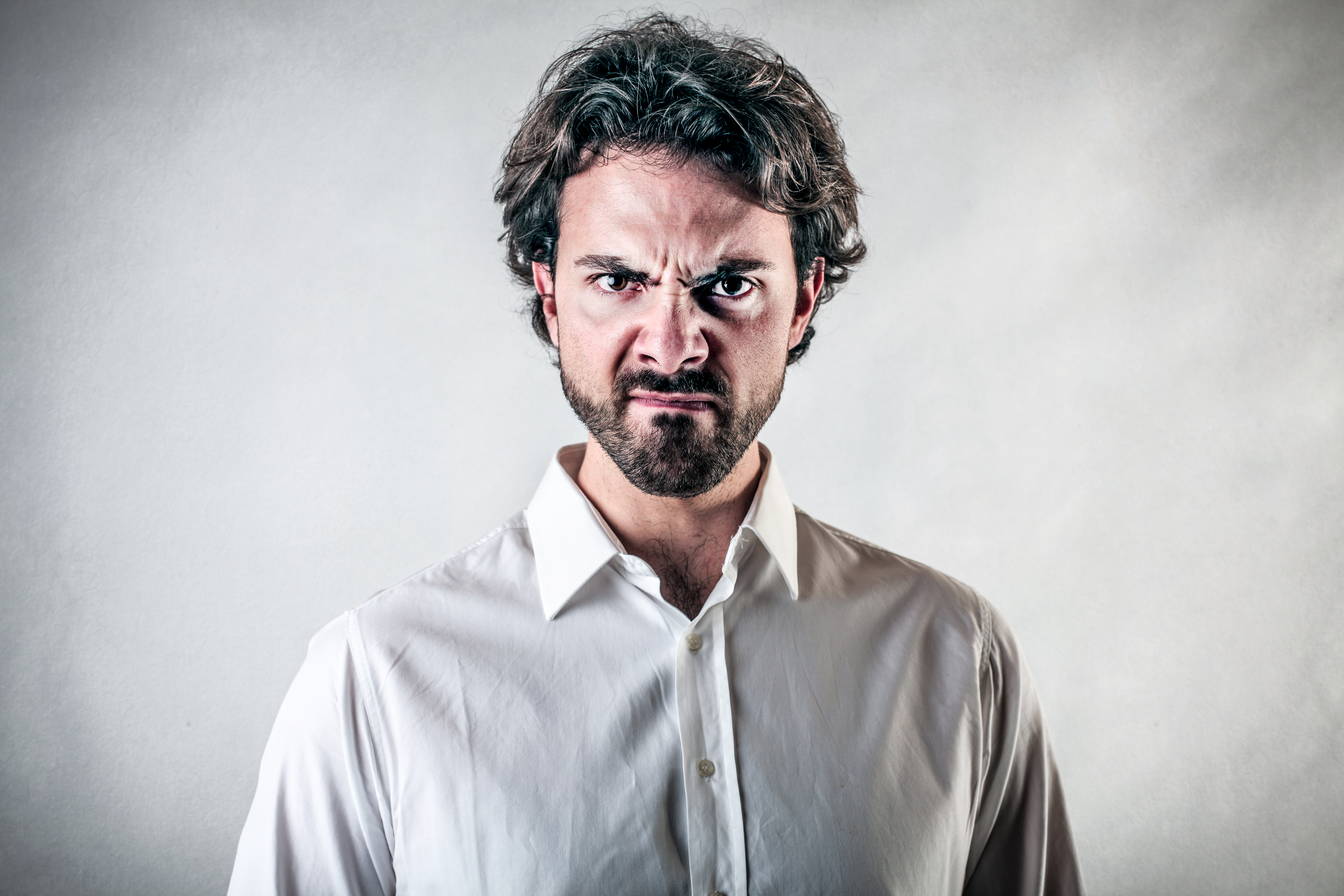 Homme en colère | Source : Shutterstock