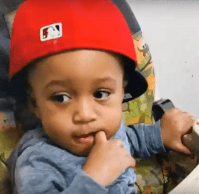 Paxon Davis, l'enfant de 1 an gravement agressé par sa baby-sitter | Photo : YouTube/ Nouvelles en direct maintenant
