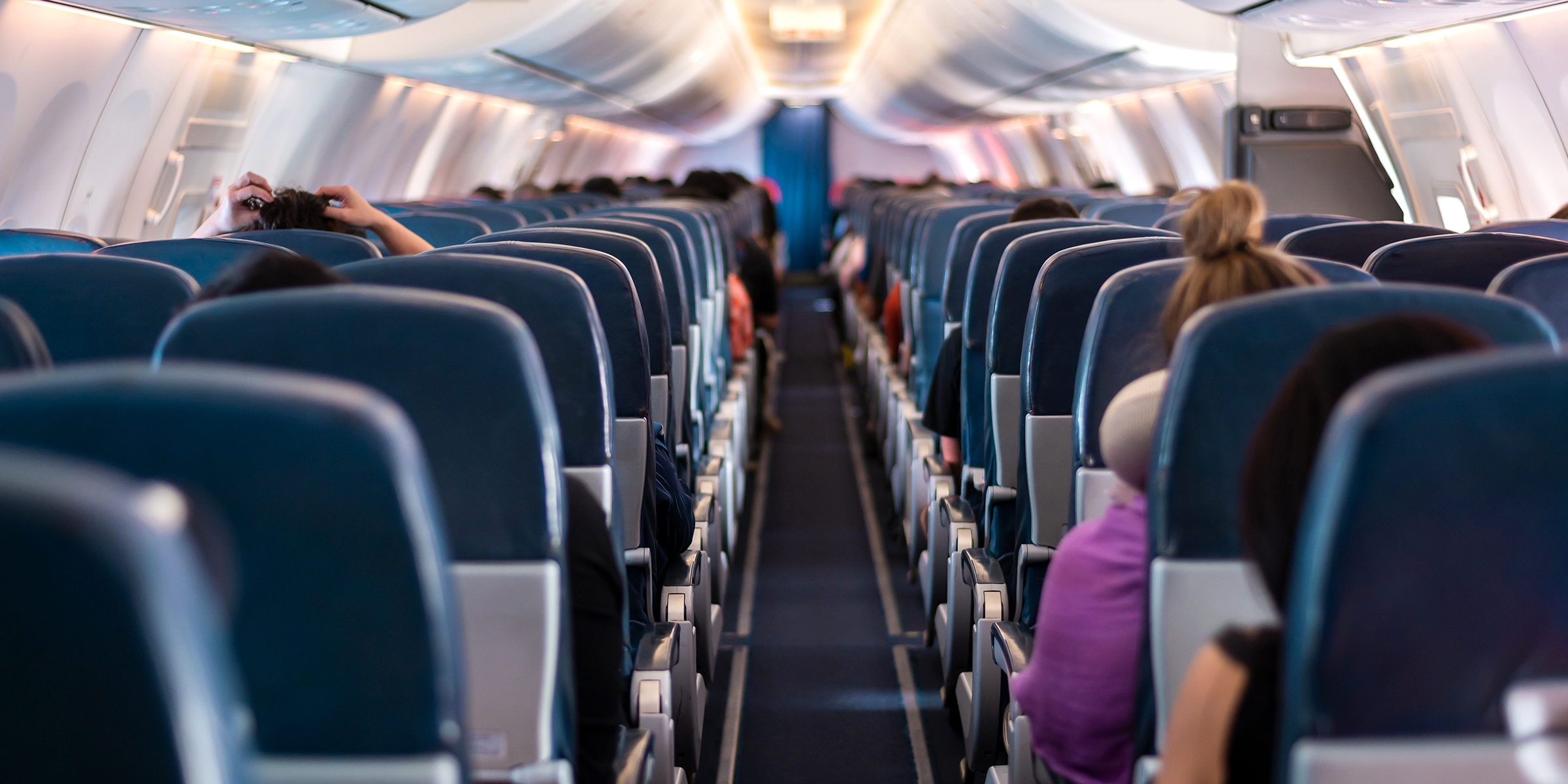 Des passagers dans un avion | Source : Midjourney