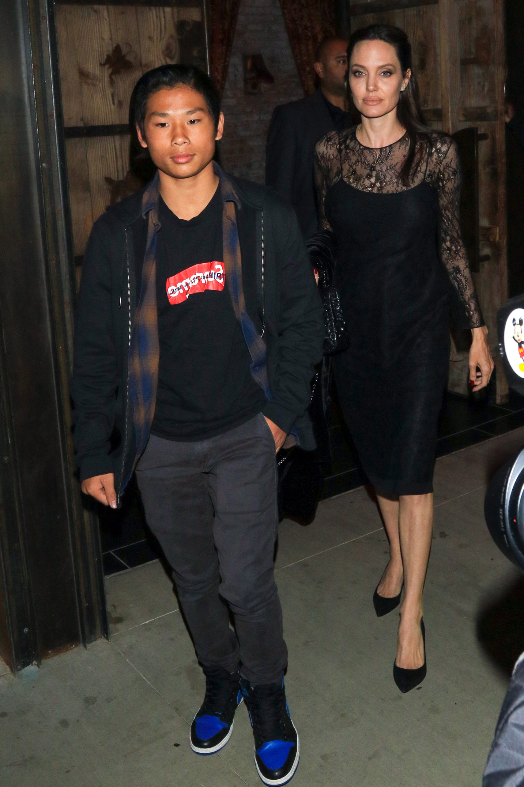 Pax Jolie-Pitt et Angelina Jolie vus le 14 mai 2017, à Los Angeles, en Californie. | Source : Getty Images