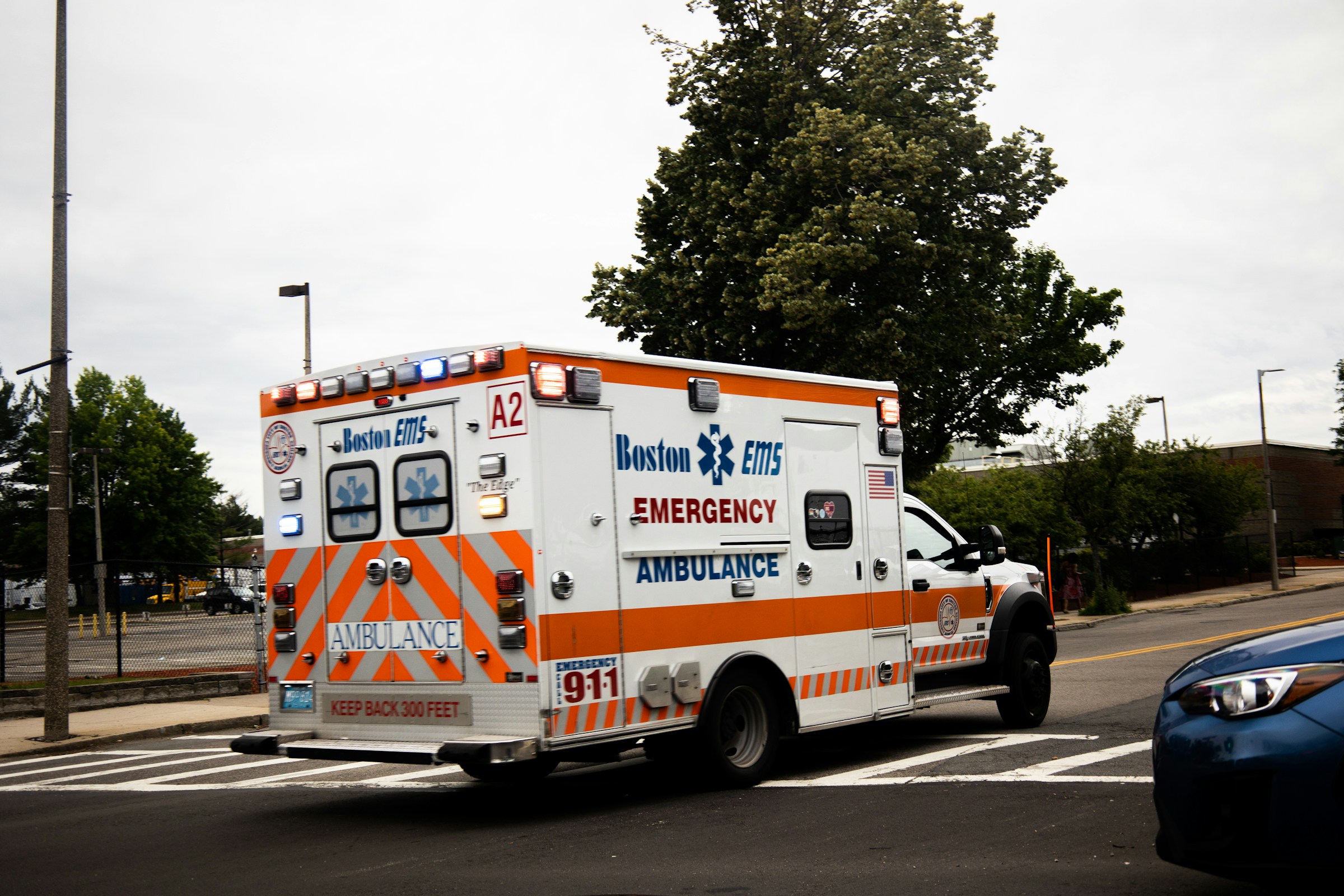 Une ambulance sur la route | Source : Unsplash