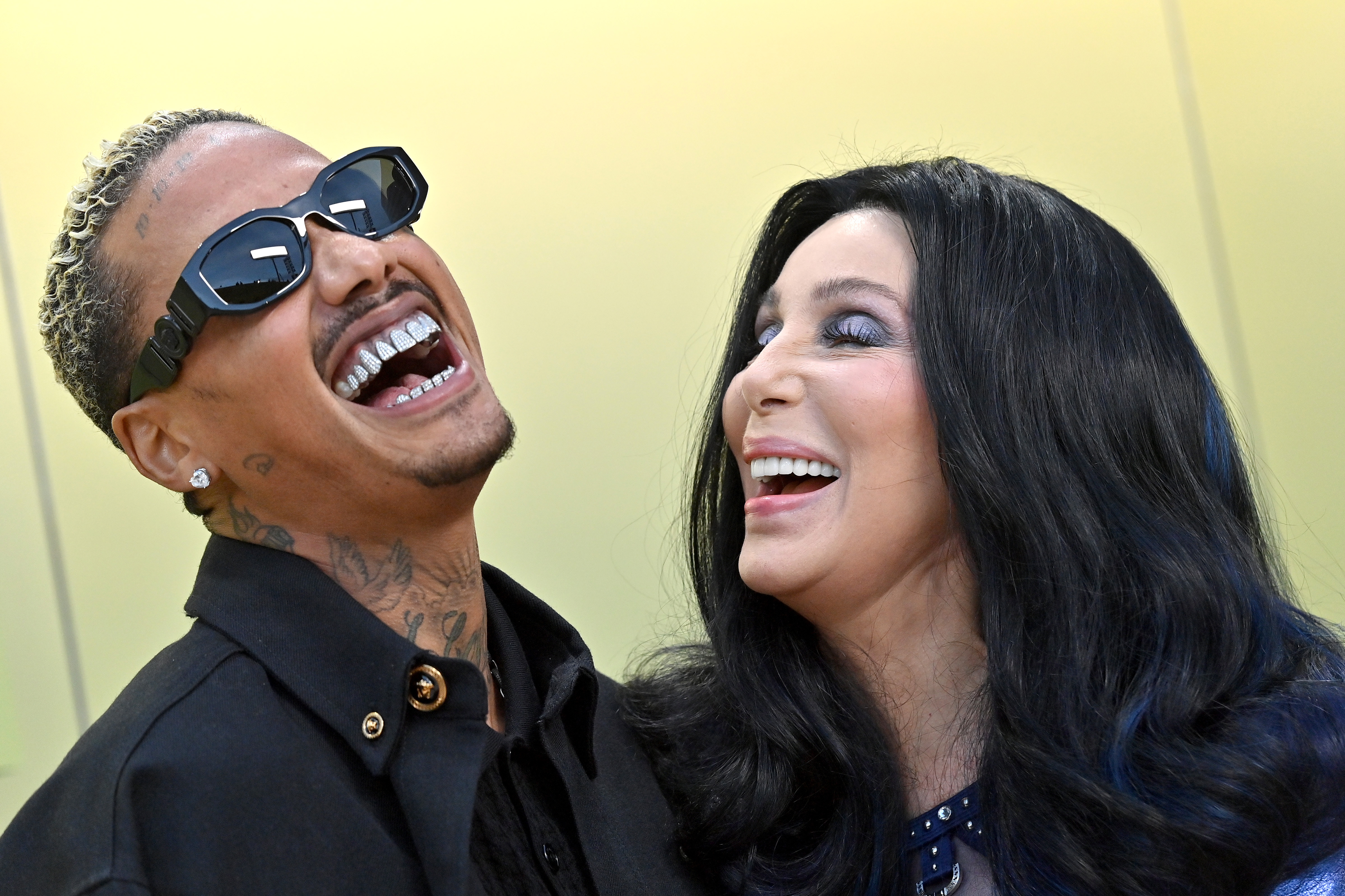 Alexander Edwards et Cher à West Hollywood, Californie le 09 mars 2023 | Source : Getty Images