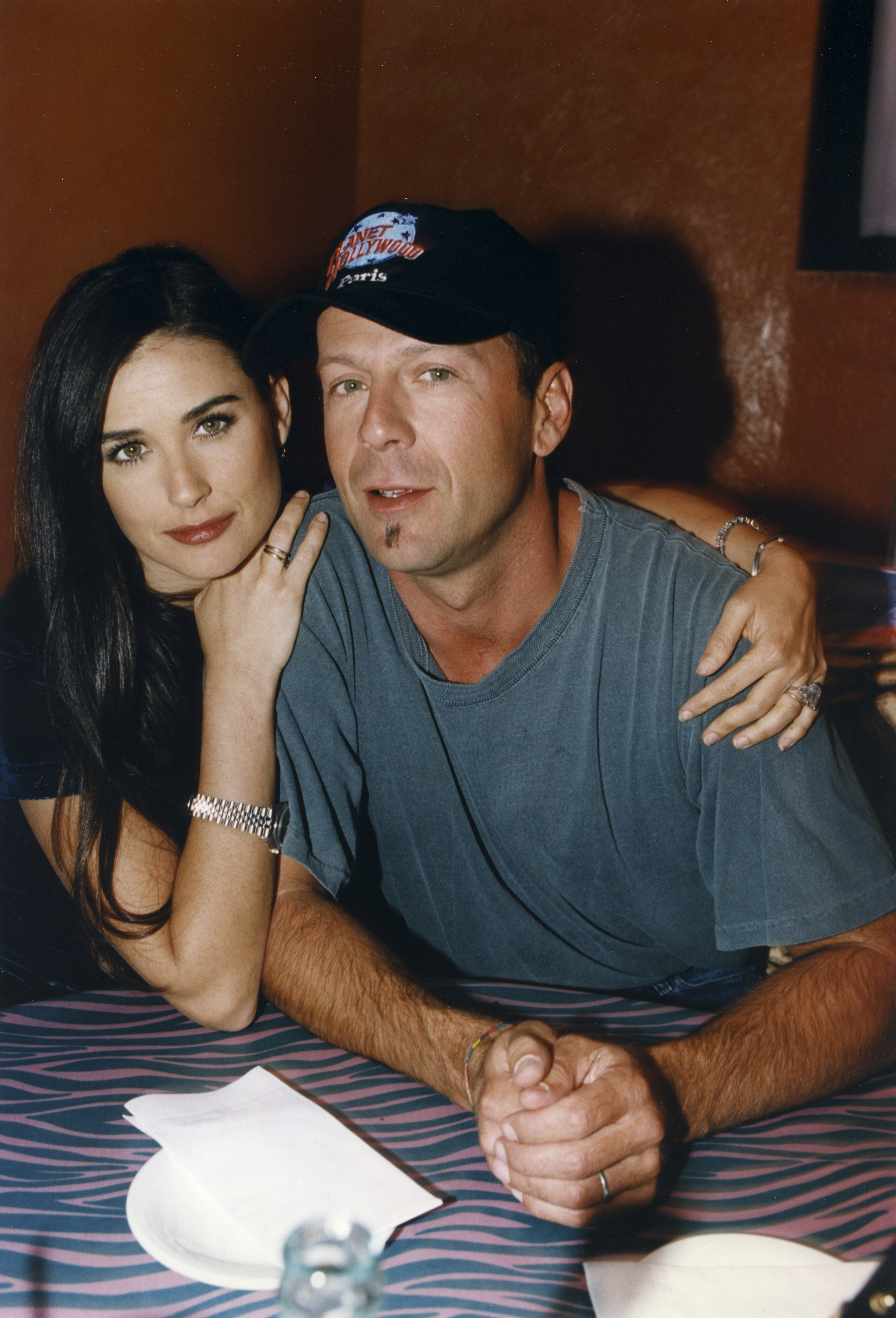 Demi Moore et Bruce Willis le 31 août 1995 à Paris, France. | Source : Getty Images