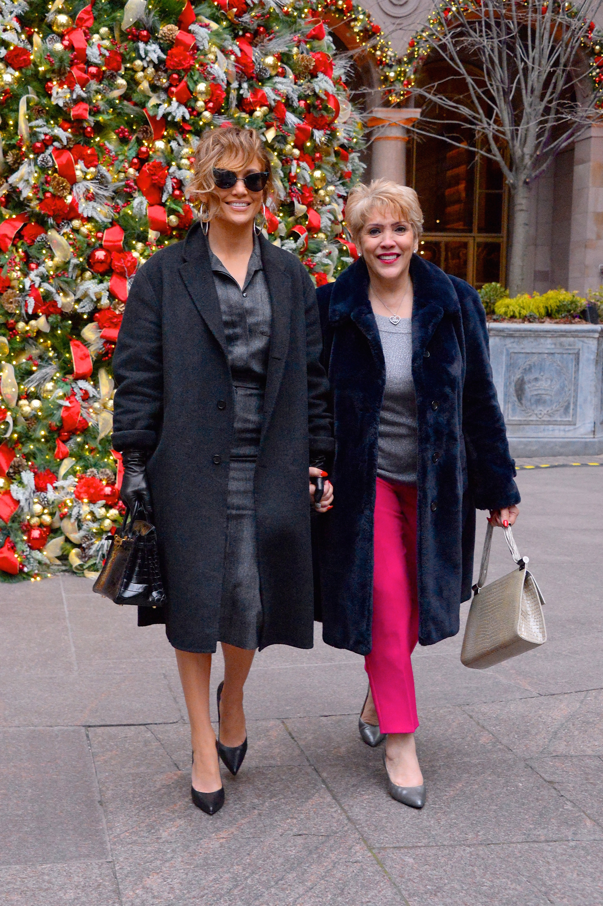 Jennifer Lopez et Guadalupe Rodríguez sont vues à New York, le 12 décembre 2018. | Source : Getty Images