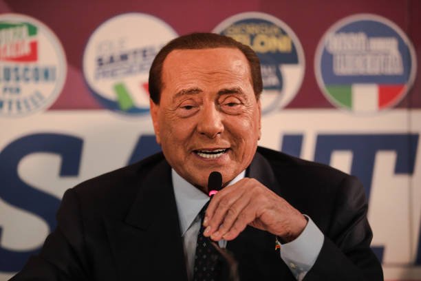 Le sulfureux milliardaire Silvio Berlusconi | Sources : Getty Images