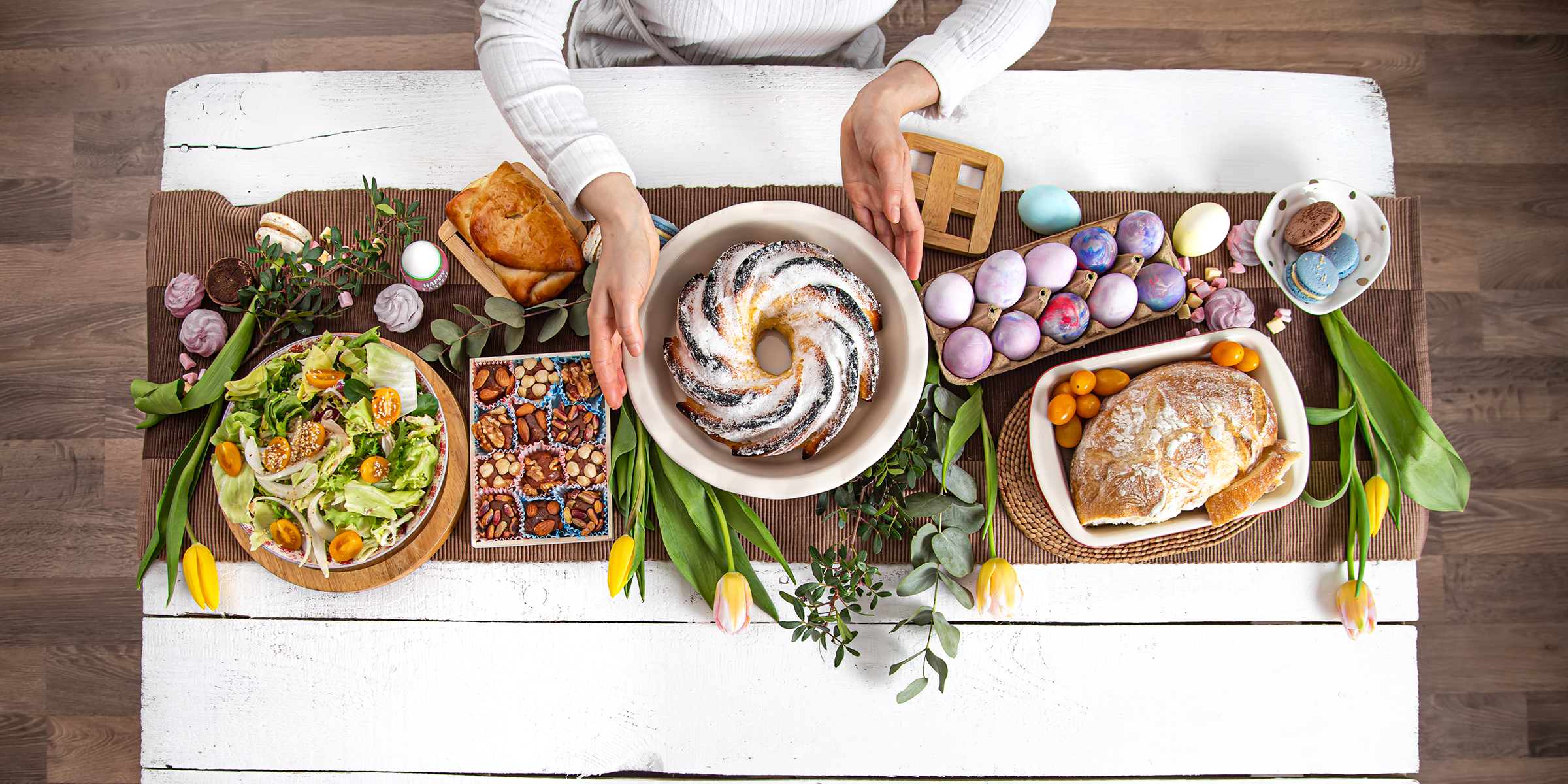 Une table avec de la nourriture | Source : Shutterstock