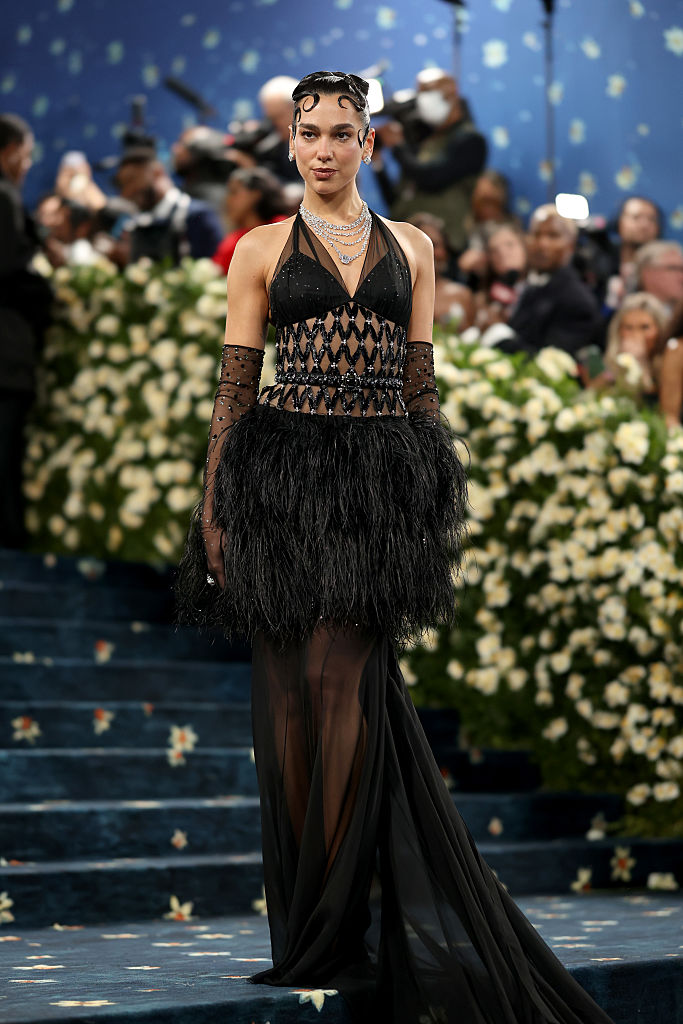 Dua Lipa lors du 2025 Met Gala au Metropolitan Museum of Art le 5 mai à New York.