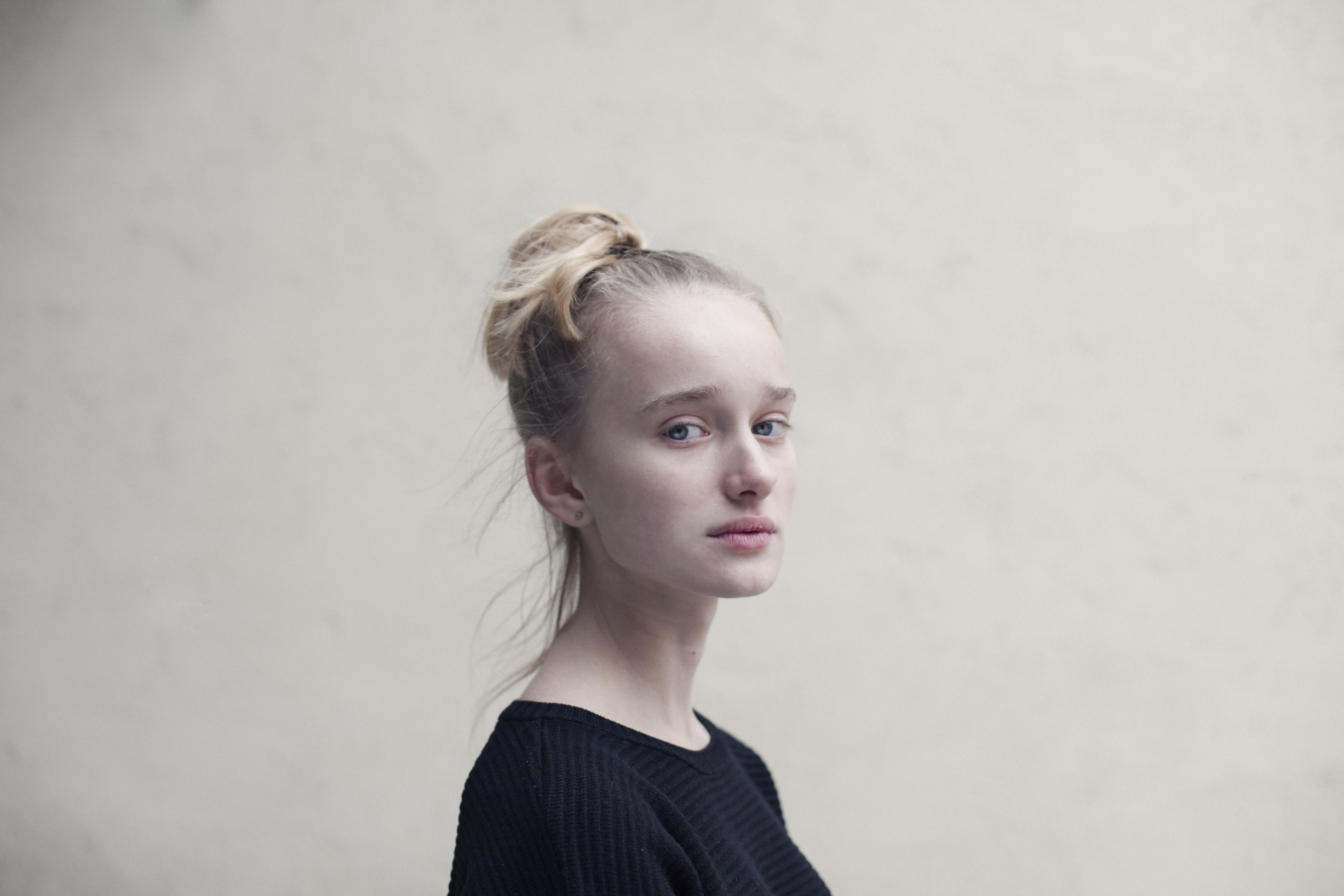 Portrait d'une adolescente blonde | Source : Getty Images