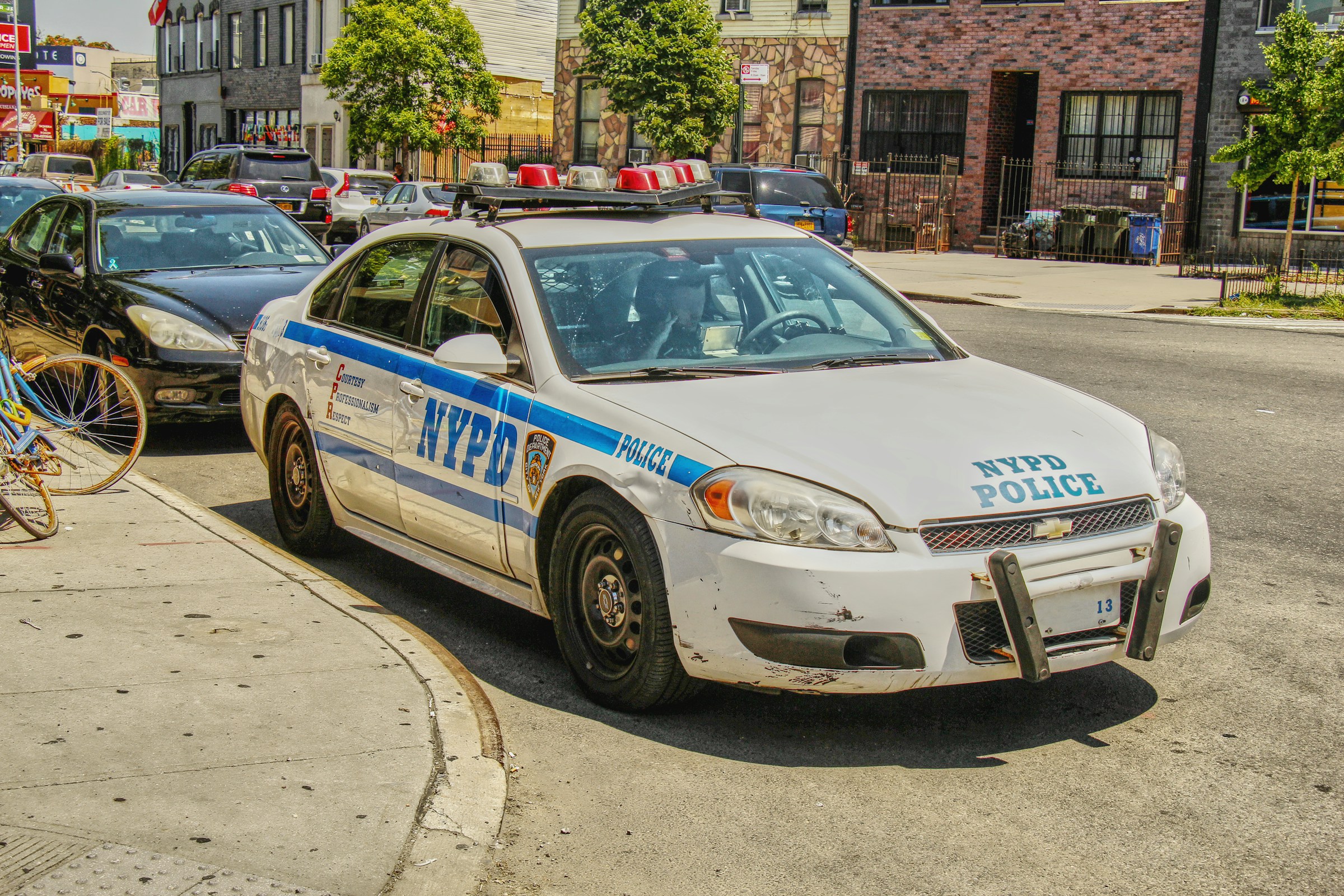 Une voiture de police dans la rue | Source : Unsplash