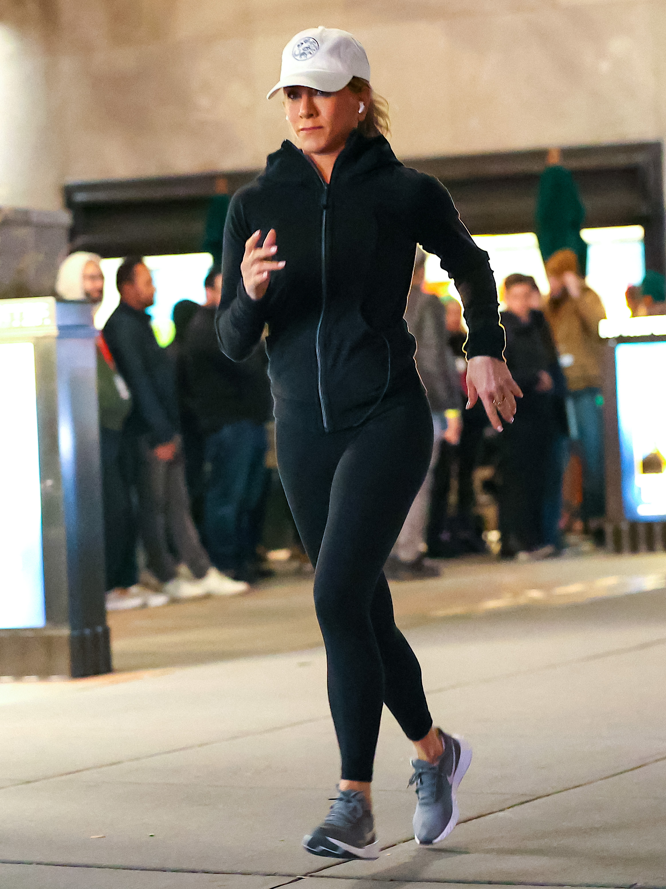 Jennifer Aniston aperçue en train de faire son jogging à New York le 30 septembre 2022 | Source : Getty Images
