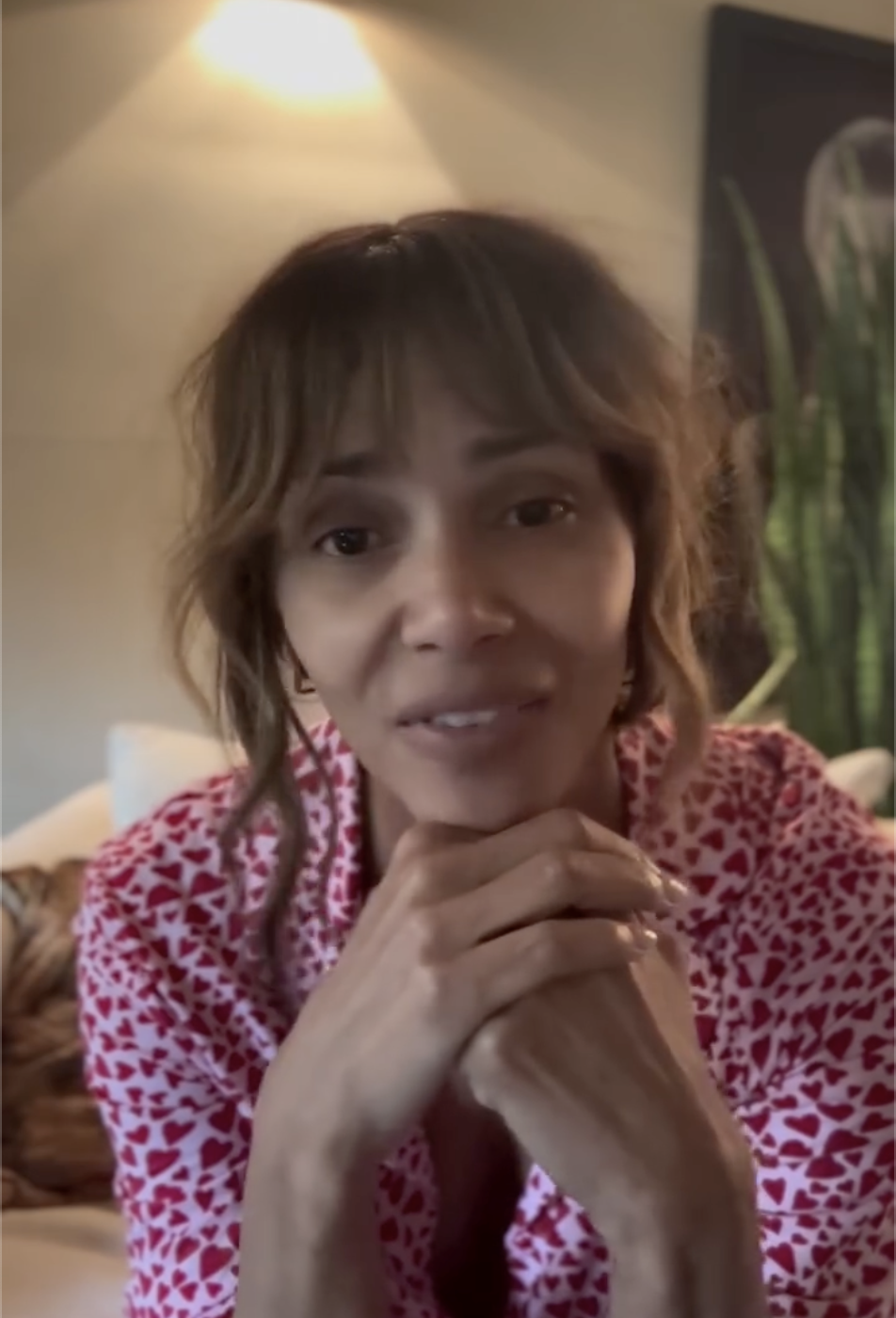 Halle Berry s'exprimant dans une vidéo publiée le 15 février 2026. | Source : Instagram/halleberry