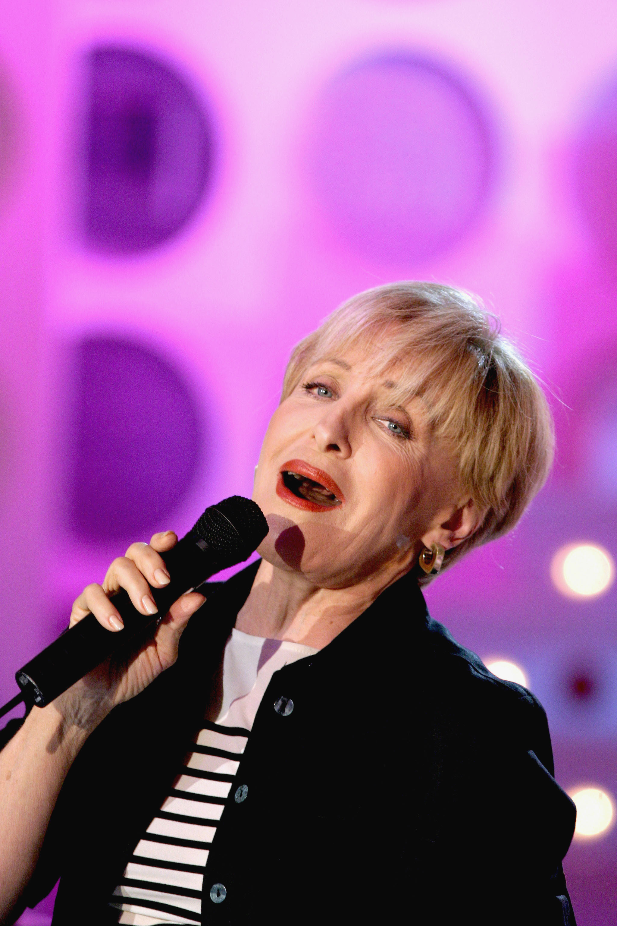Nicole Croisille dans l'émission "Vivement Dimanche" de Michel Drucker I Source : Getty Images