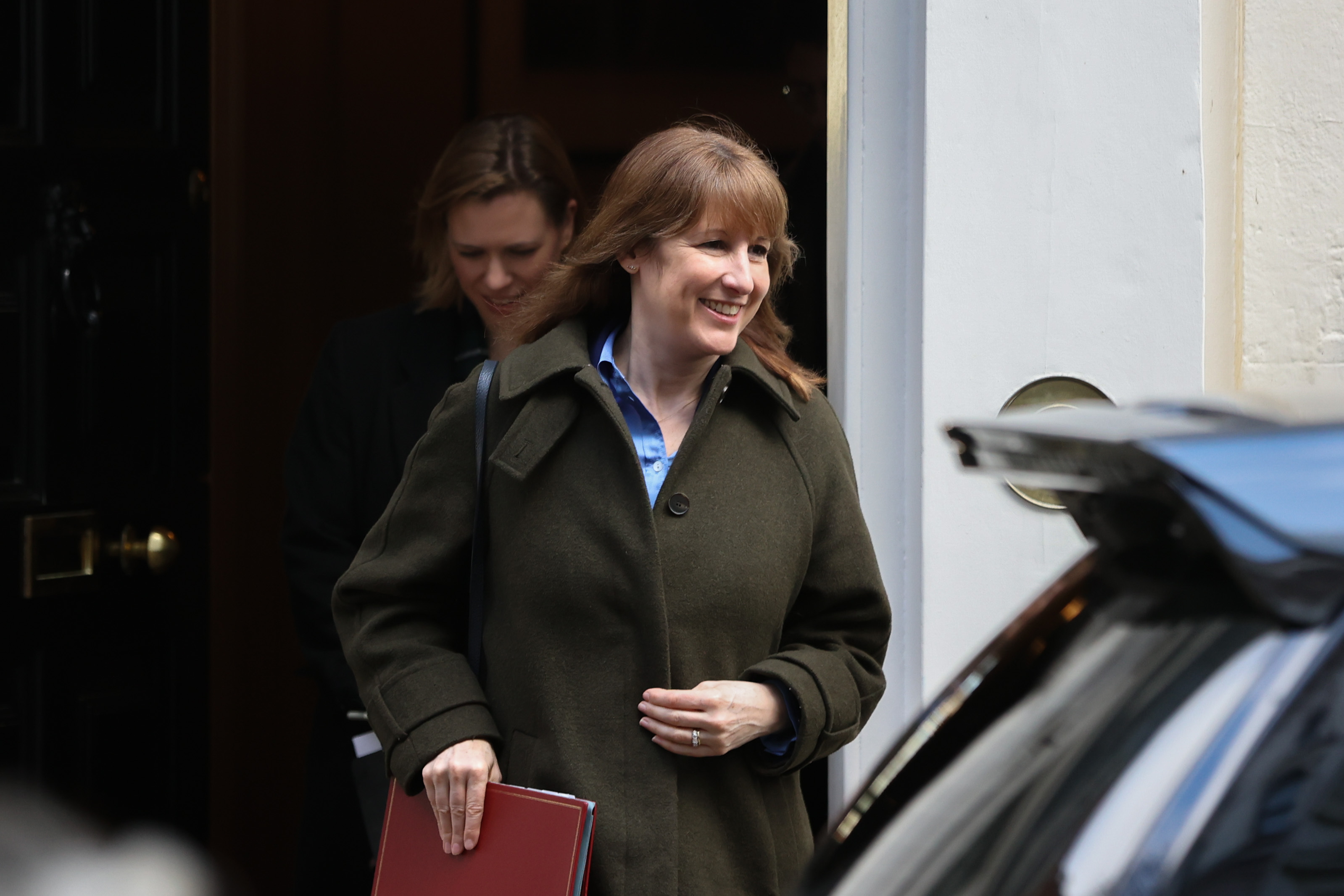 Rachel Reeves quittant le 10 Downing Street le 4 février 2026, à Londres, en Angleterre. | Source : Getty Images