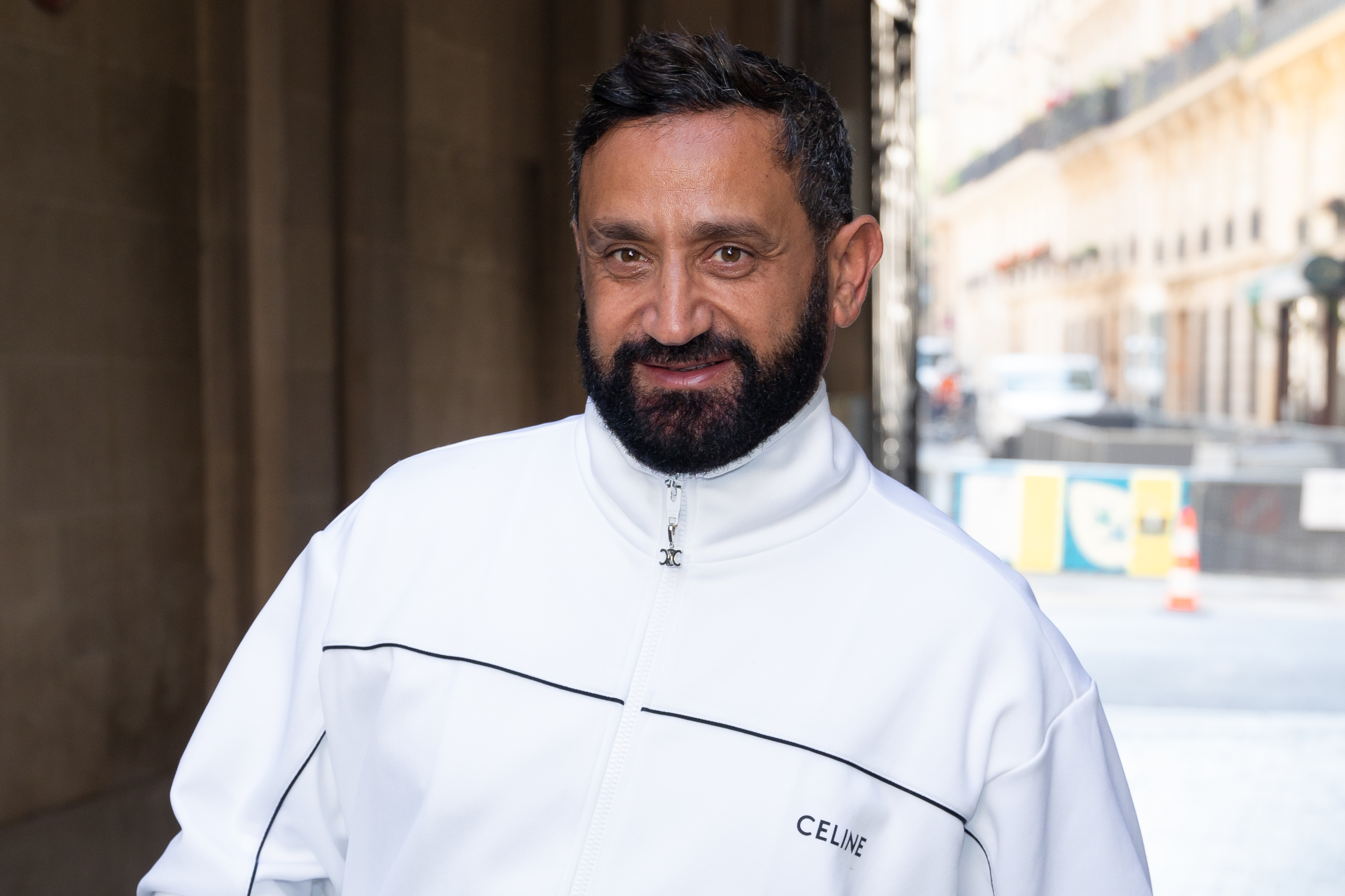 PARIS, FRANCE - 08 JUIN : Cyril Hanouna assiste à la cérémonie de remise des prix de la Fondation Maud Fontenoy pour l'éducation à l'océan, le 08 juin 2023 à Paris, France. (Photo par Marc Piasecki/Getty Images)