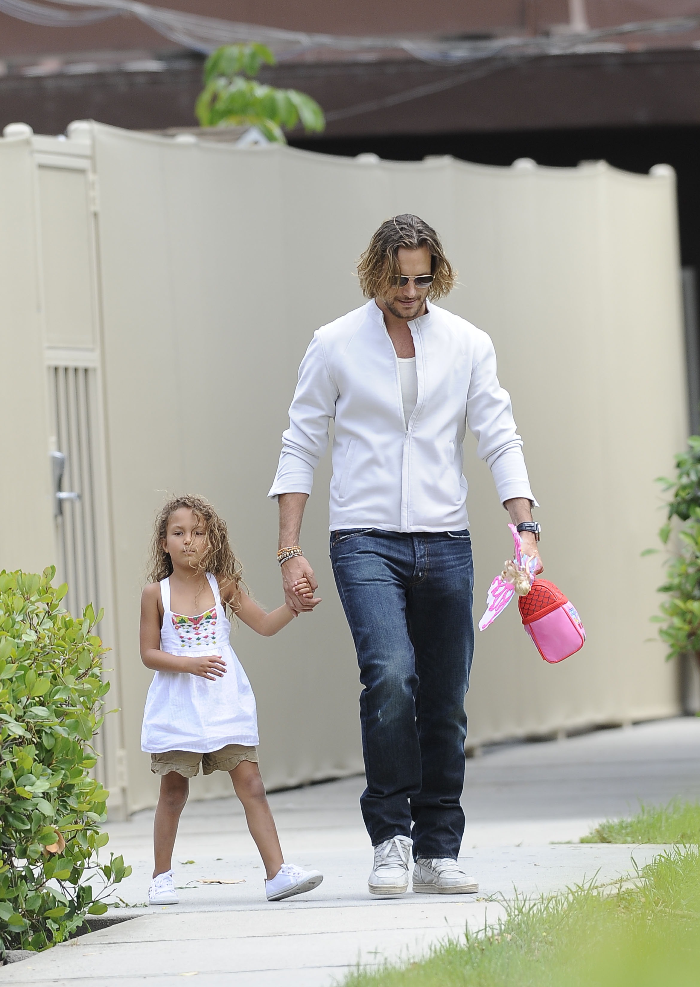 Gabriel Aubry et sa fille Nahla sont vus le 17 mai 2013 | Source : Getty Images