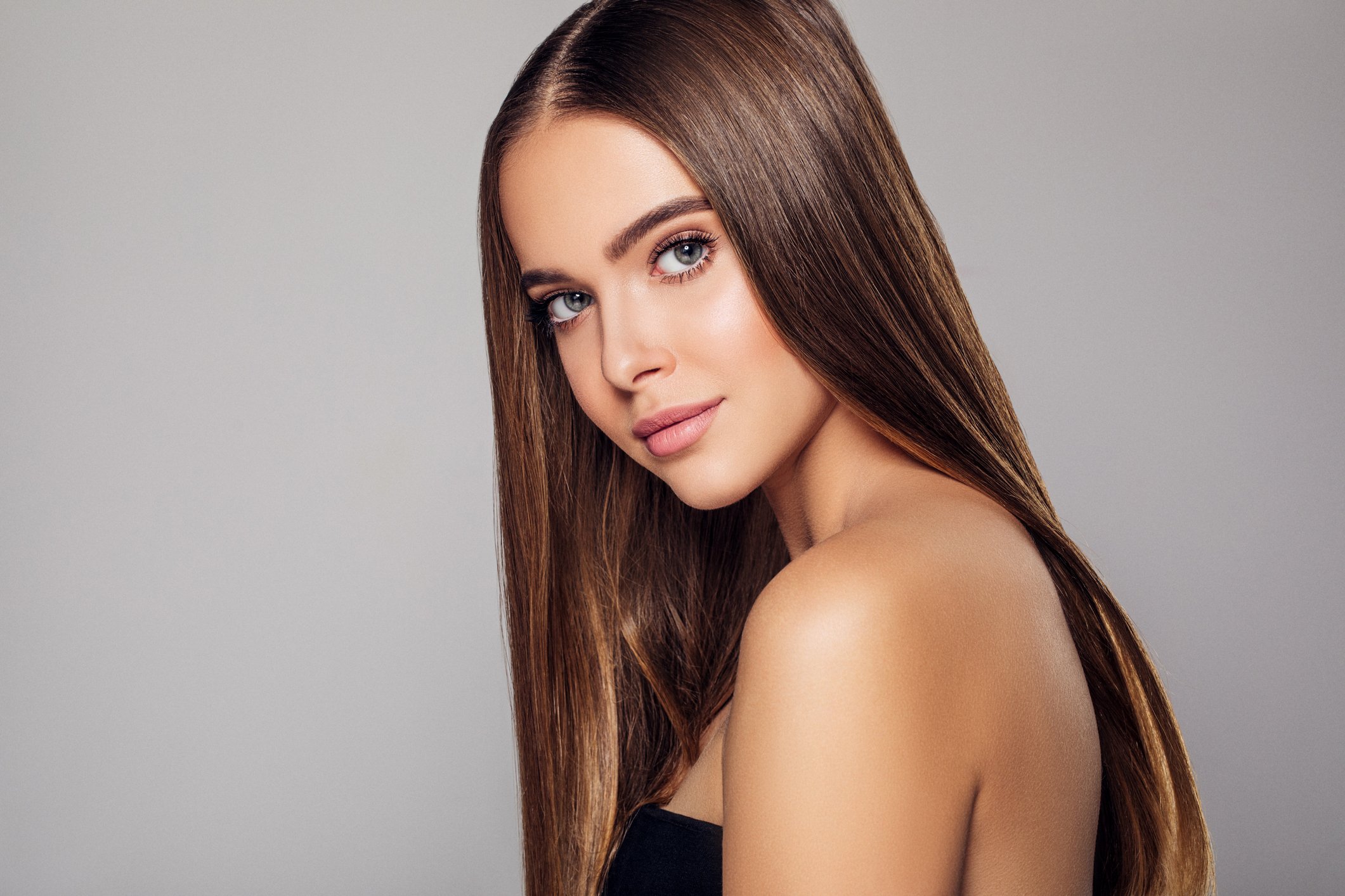 Une femme aux cheveux lisse. | Photo : Getty Images