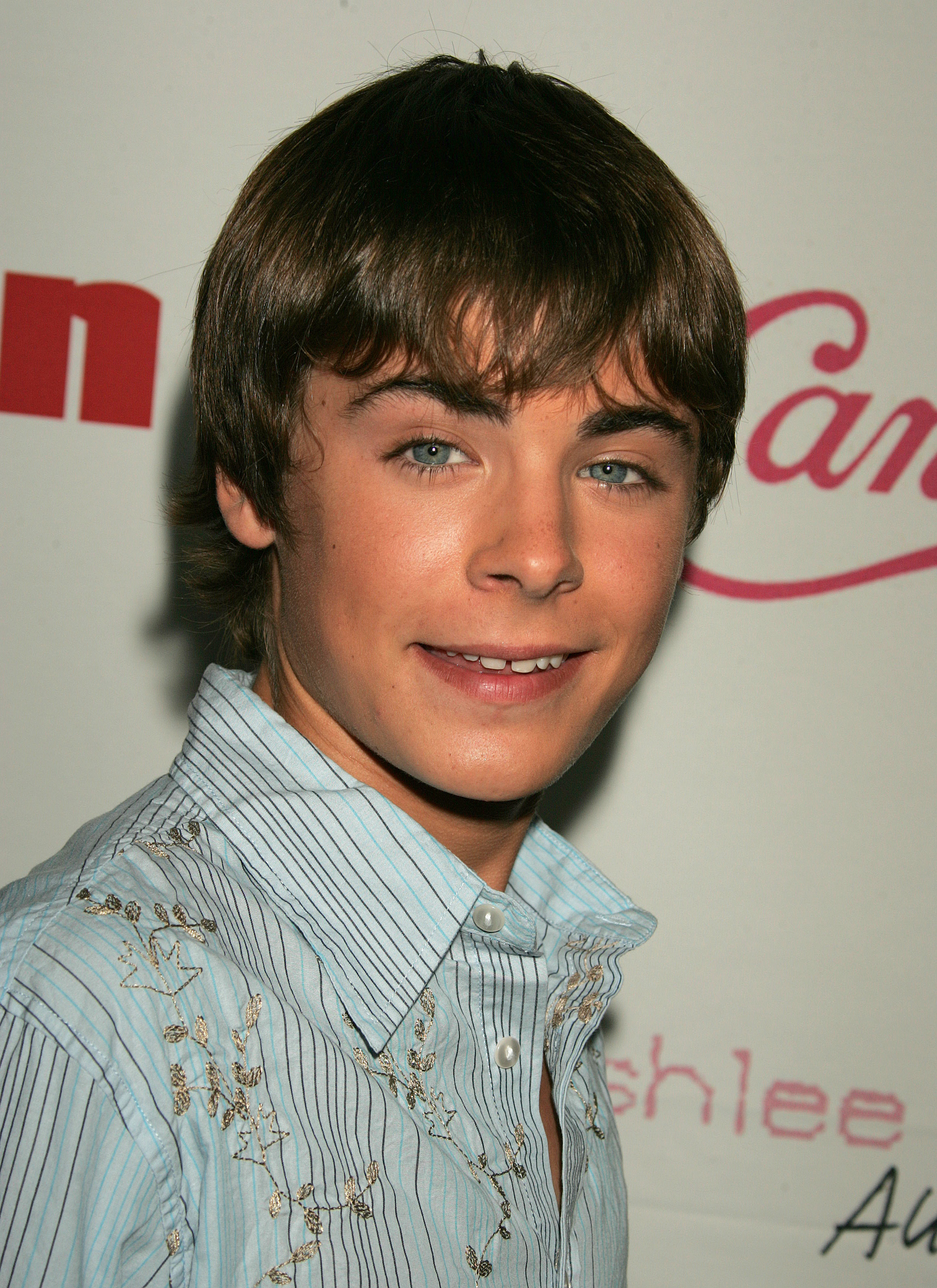 Zac Efron à la soirée de sortie du premier album d'Ashlee Simpson, "Autobiography", le 23 juillet 2004 | Source : Getty Images