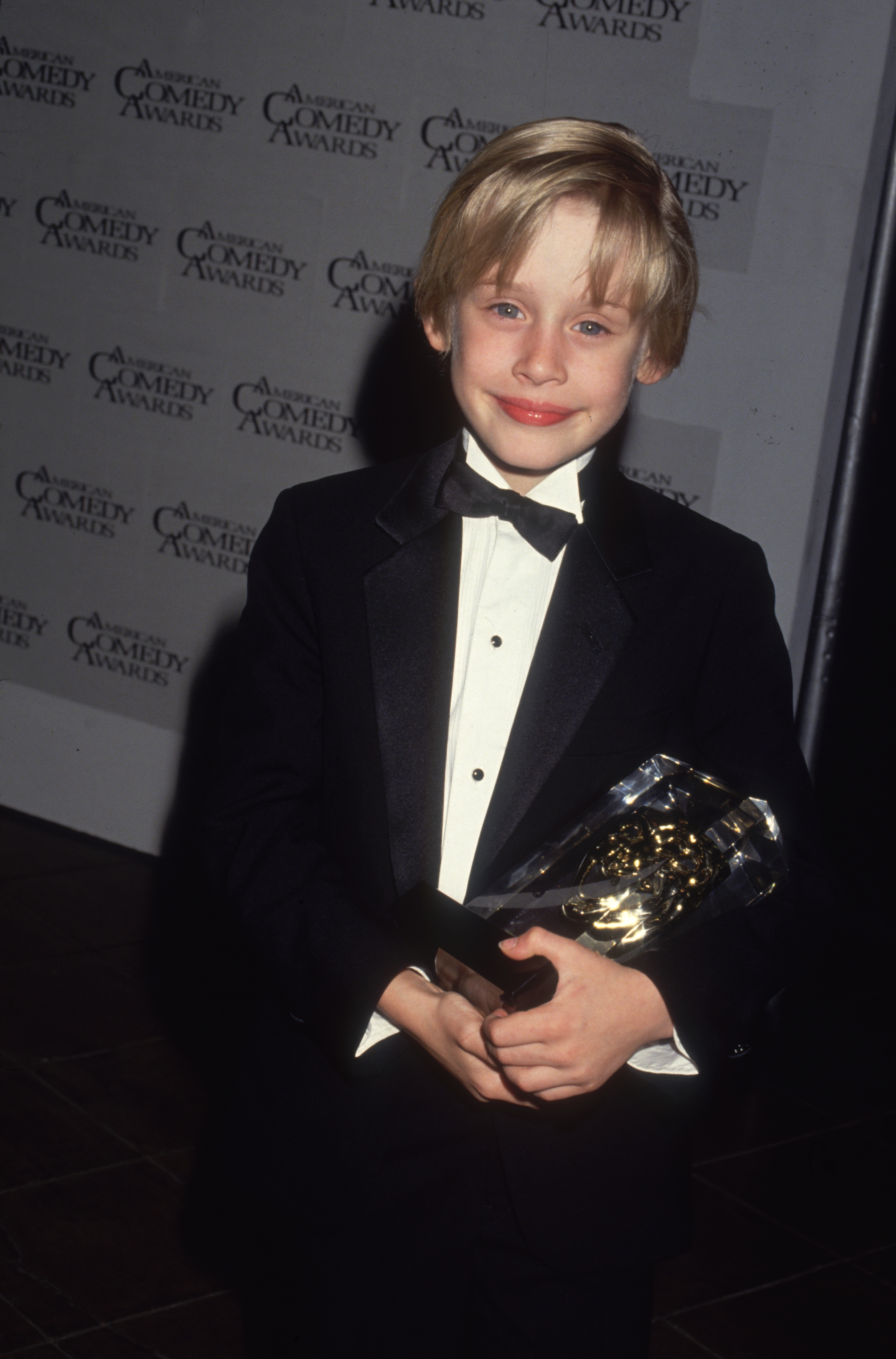 Macaulay Culkin aux American Comedy Awards en 1991 | Source : Getty Images