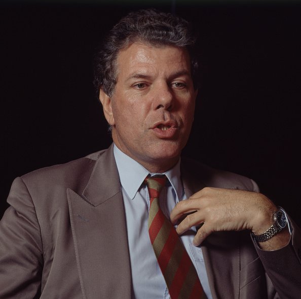 Portrait du journaliste et écrivain Jean-Claude Bourret en mars 1993.|Photo : Getty Images.