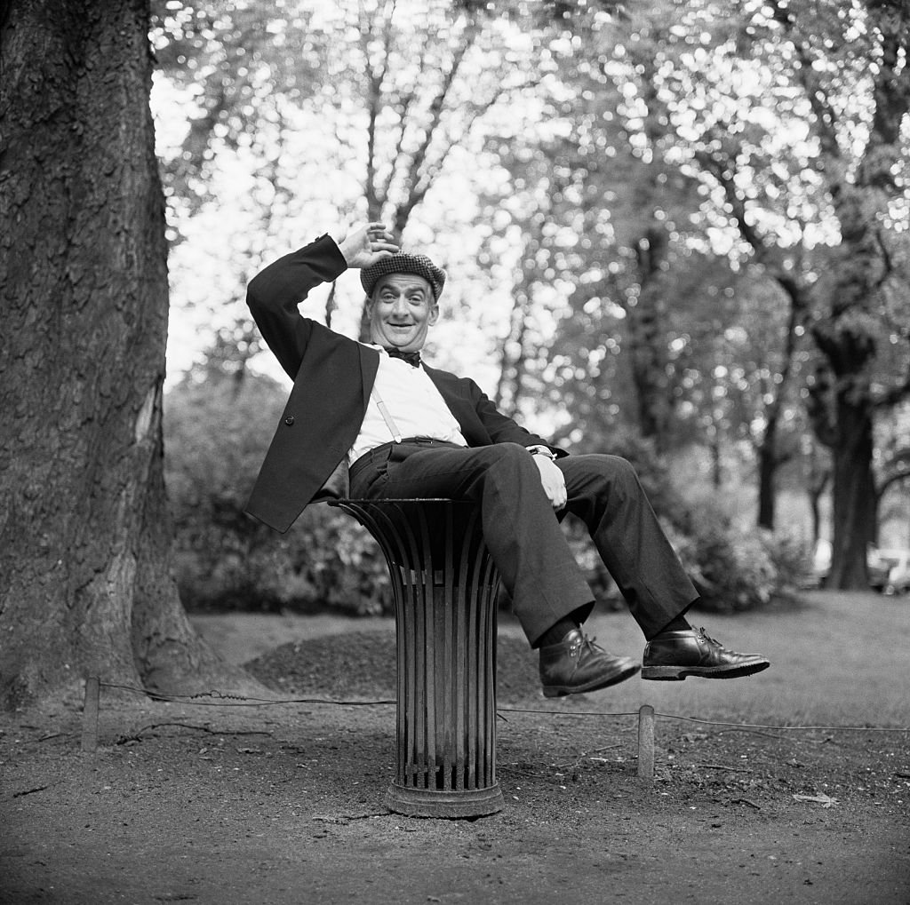 L'acteur Louis de Funes dans un parc | Photo : Getty Images