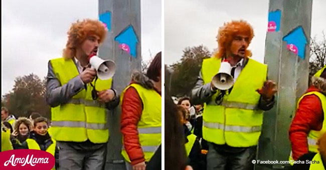 Un militant parodie le héros interprété par Jean-Paul Rouve lors d'une des réunions des gilets jaunes