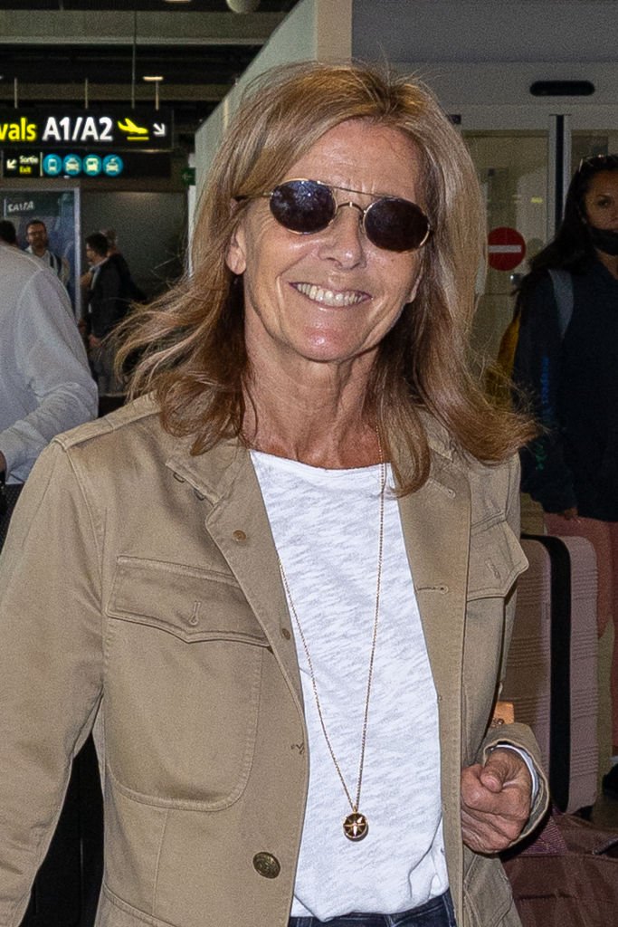  La journaliste Claire Chazal est vue arrivant avant le 75e festival annuel de Cannes à l'aéroport de Nice le 21 mai 2022 à Nice, France. | Photo : Getty Images