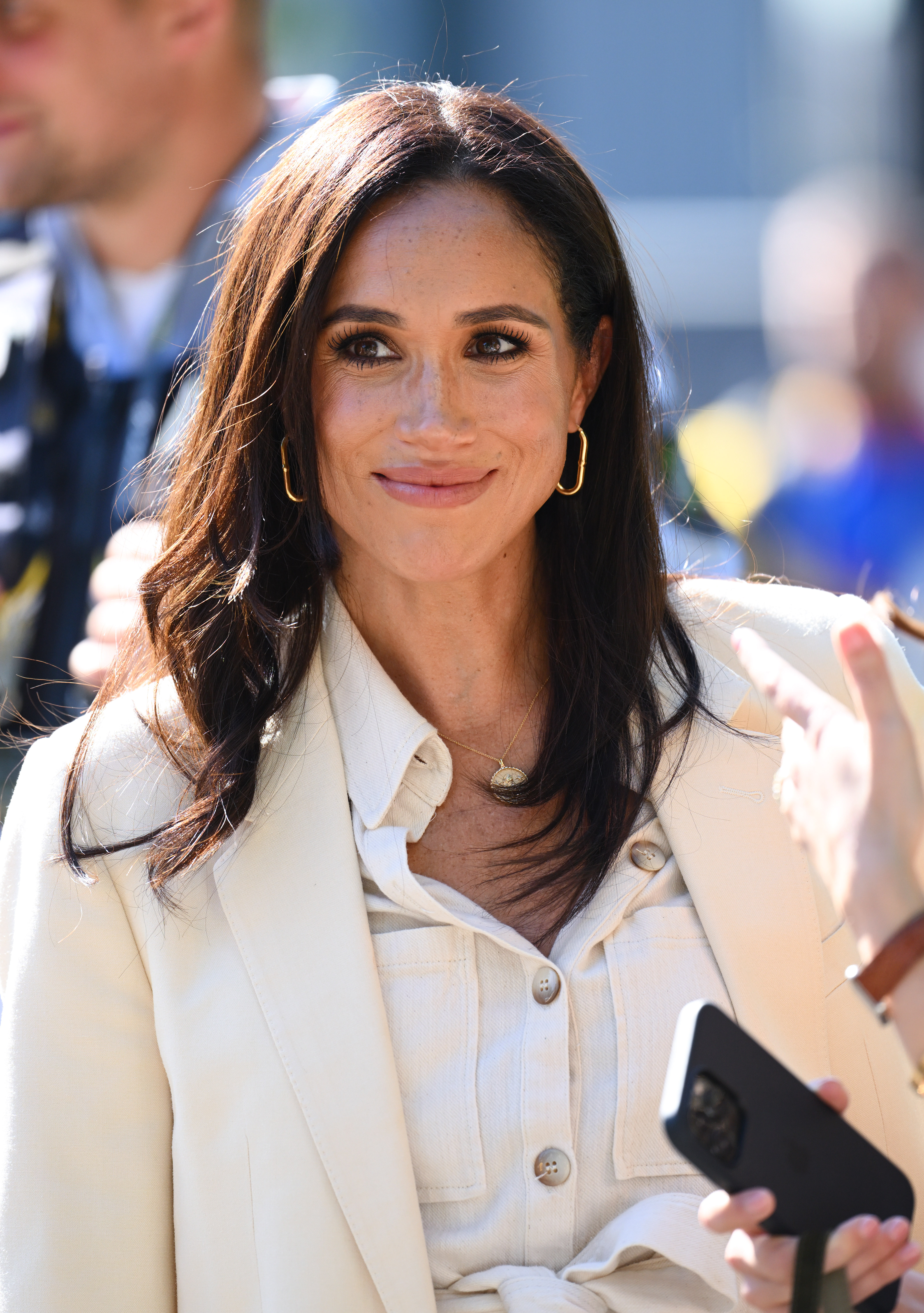 Meghan Markle lors de la cérémonie de remise des médailles de cyclisme pendant les Invictus Games à Düsseldorf, en Allemagne, le 15 septembre 2023. | Source : Getty Images