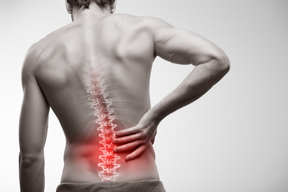Douleur dans le bas du dos. l Source: Shutterstock