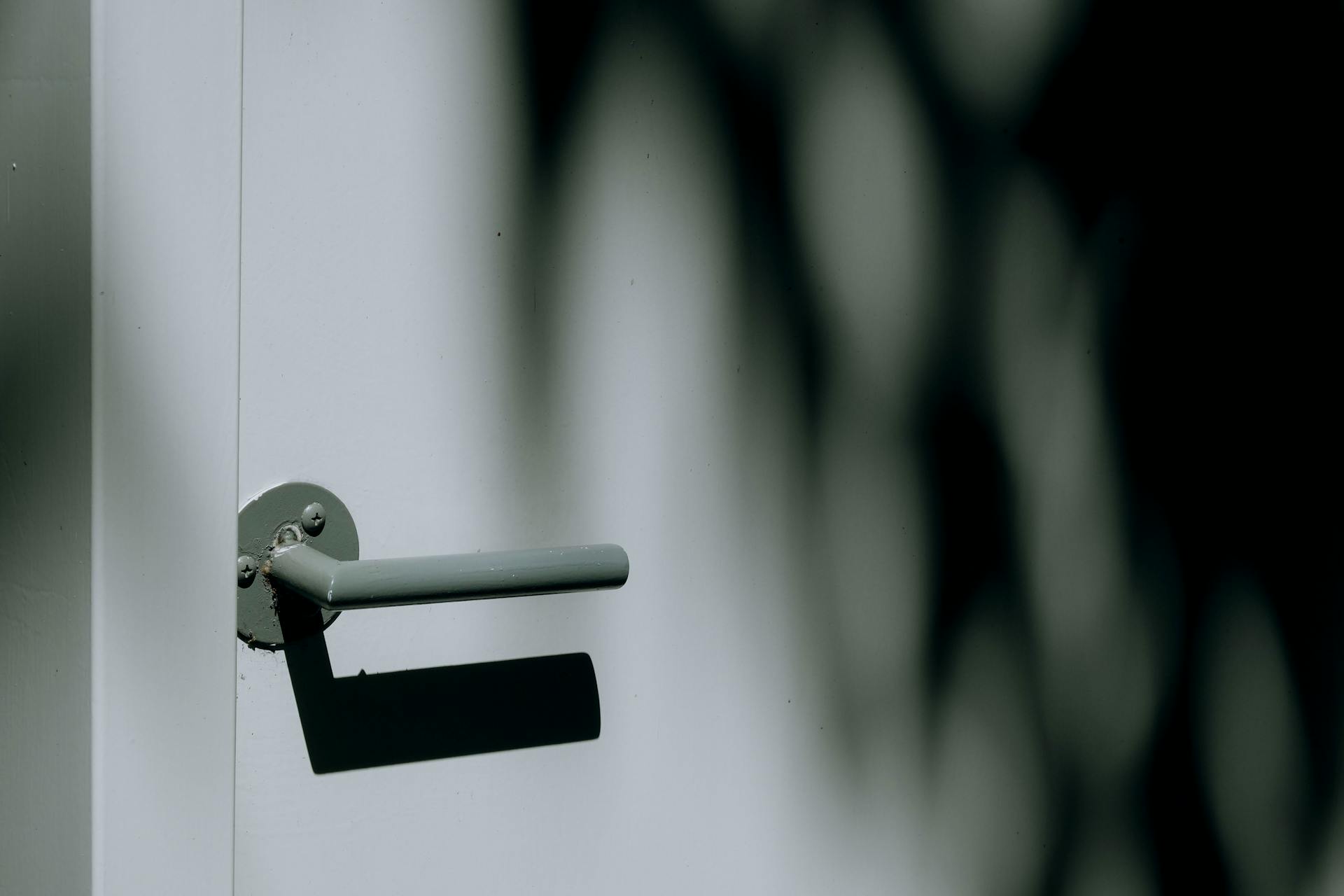 Gros plan sur une poignée de porte | Source : Pexels