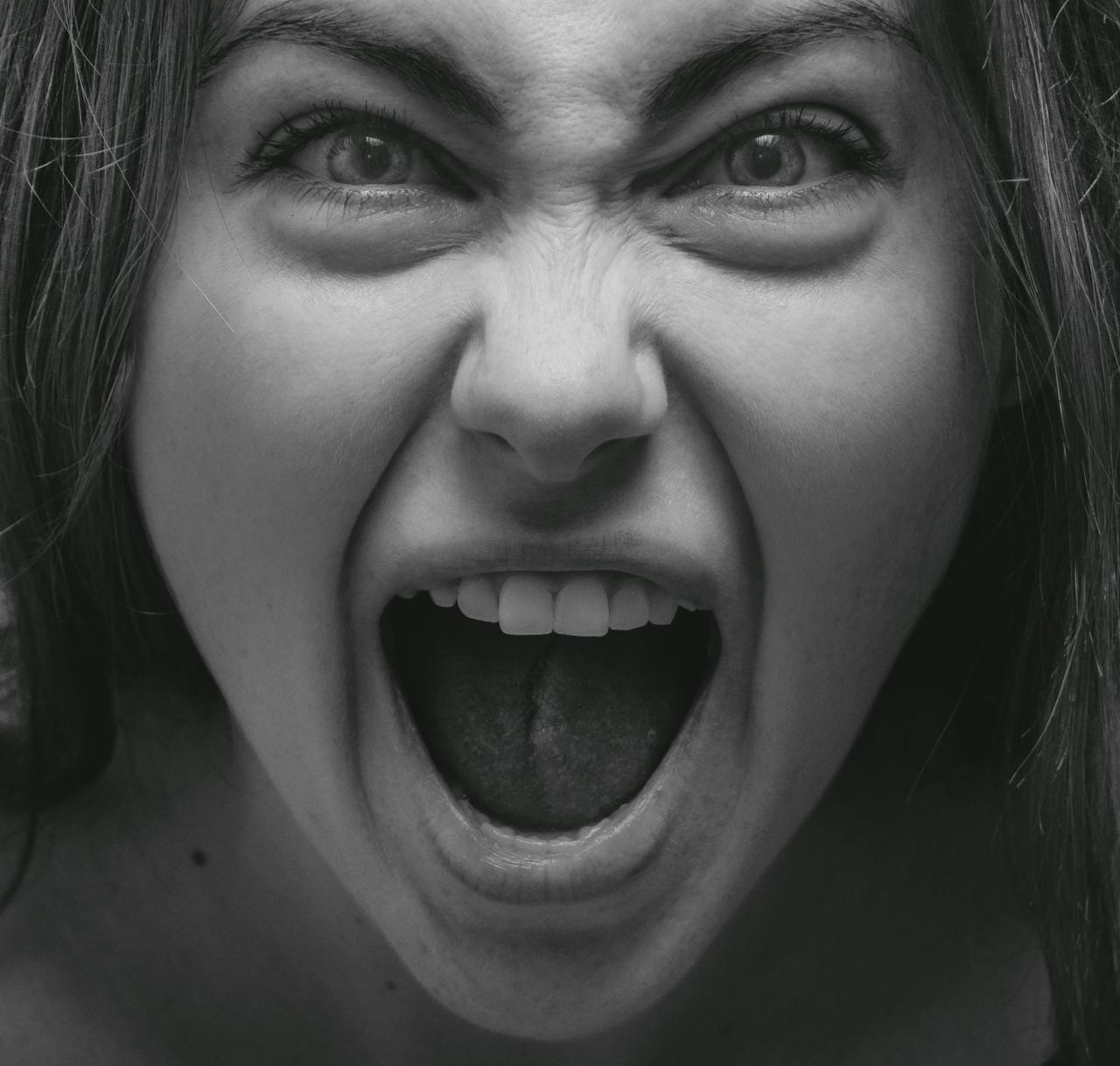 Une femme en colère qui crie | Source : Pexels