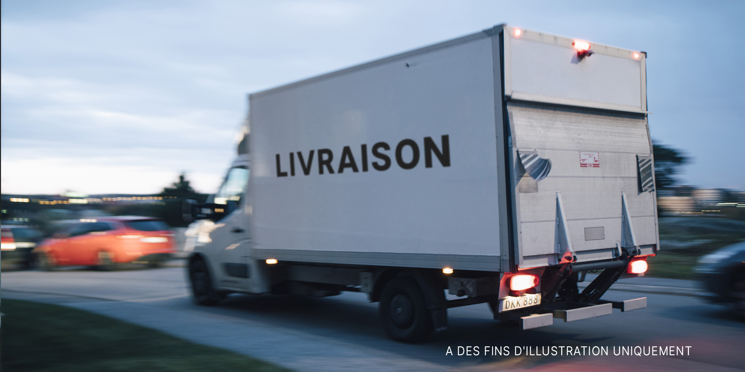 Un camion de livraison sur une route | Source : Getty Images