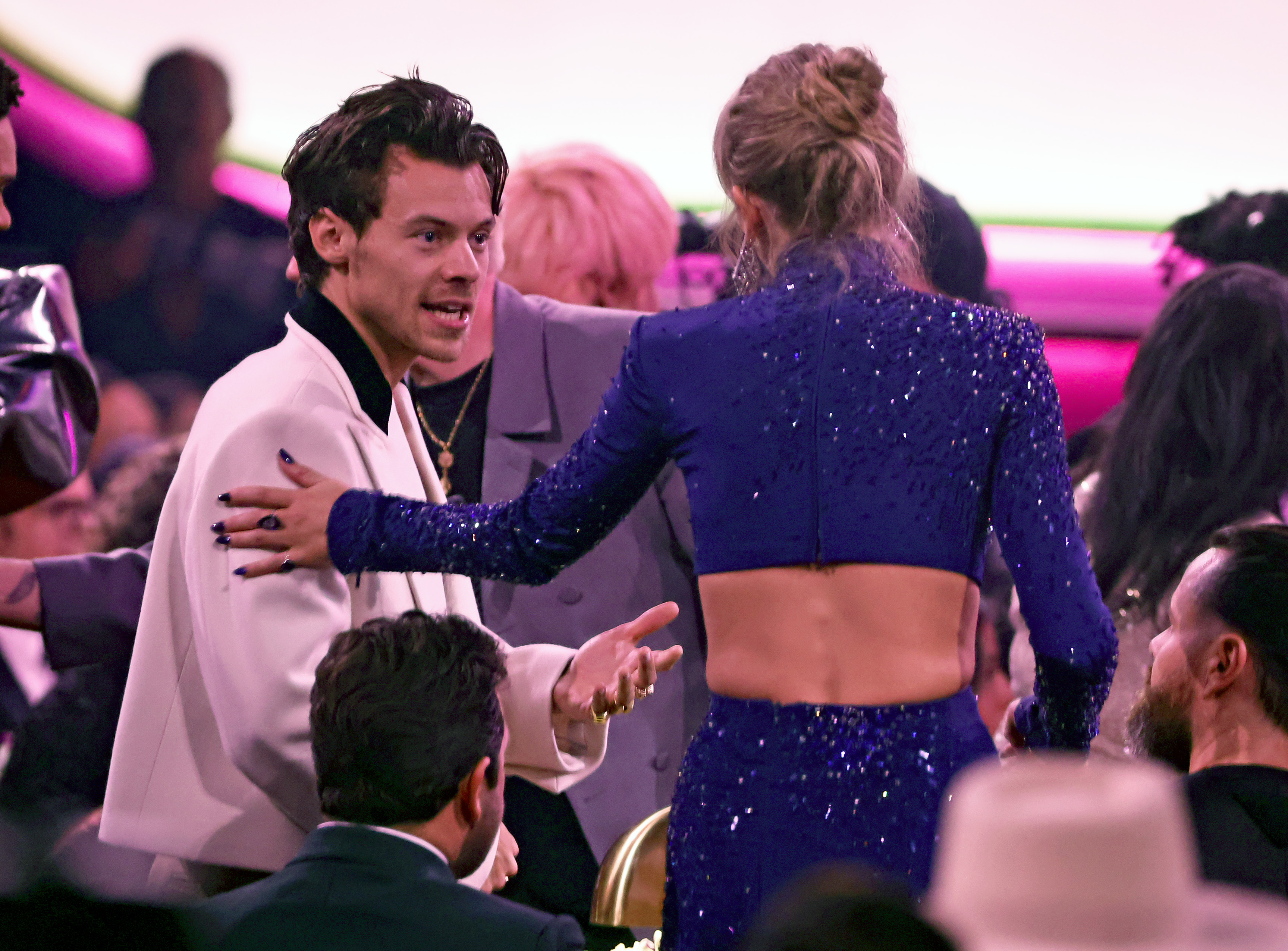 Harry Styles et Taylor Swift prennent la parole lors de la 65e édition des GRAMMY Awards au Crypto.com Arena le 05 février 2023 à Los Angeles, en Californie. | Source : Getty Images