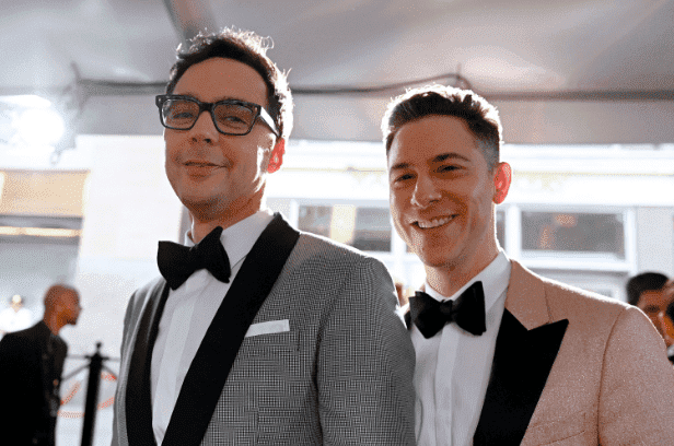 Todd Spiewak et Jim Parsons assistent à la 73e cérémonie annuelle des Tony Awards. | Source : Getty Images