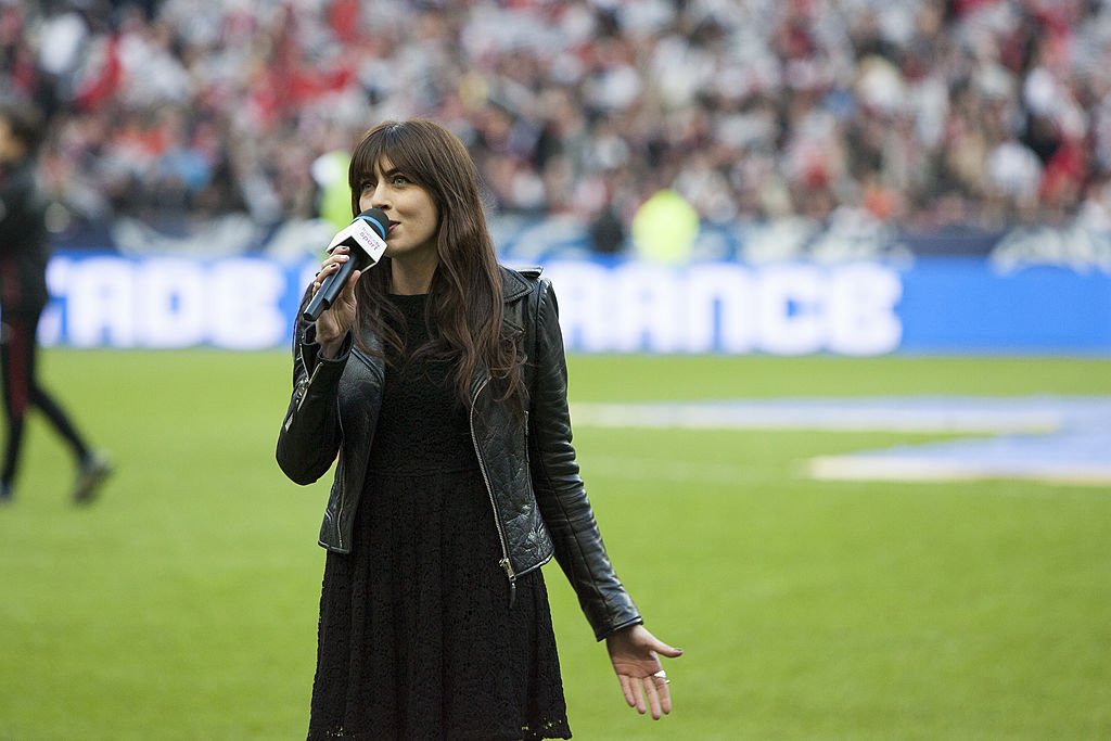 La chanteuse Nolwenn Leroy pour la finale de la Coupe de France. l Source : Getty Images