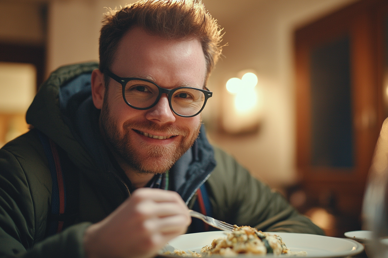 Un homme en train de dîner | Source : Midjourney