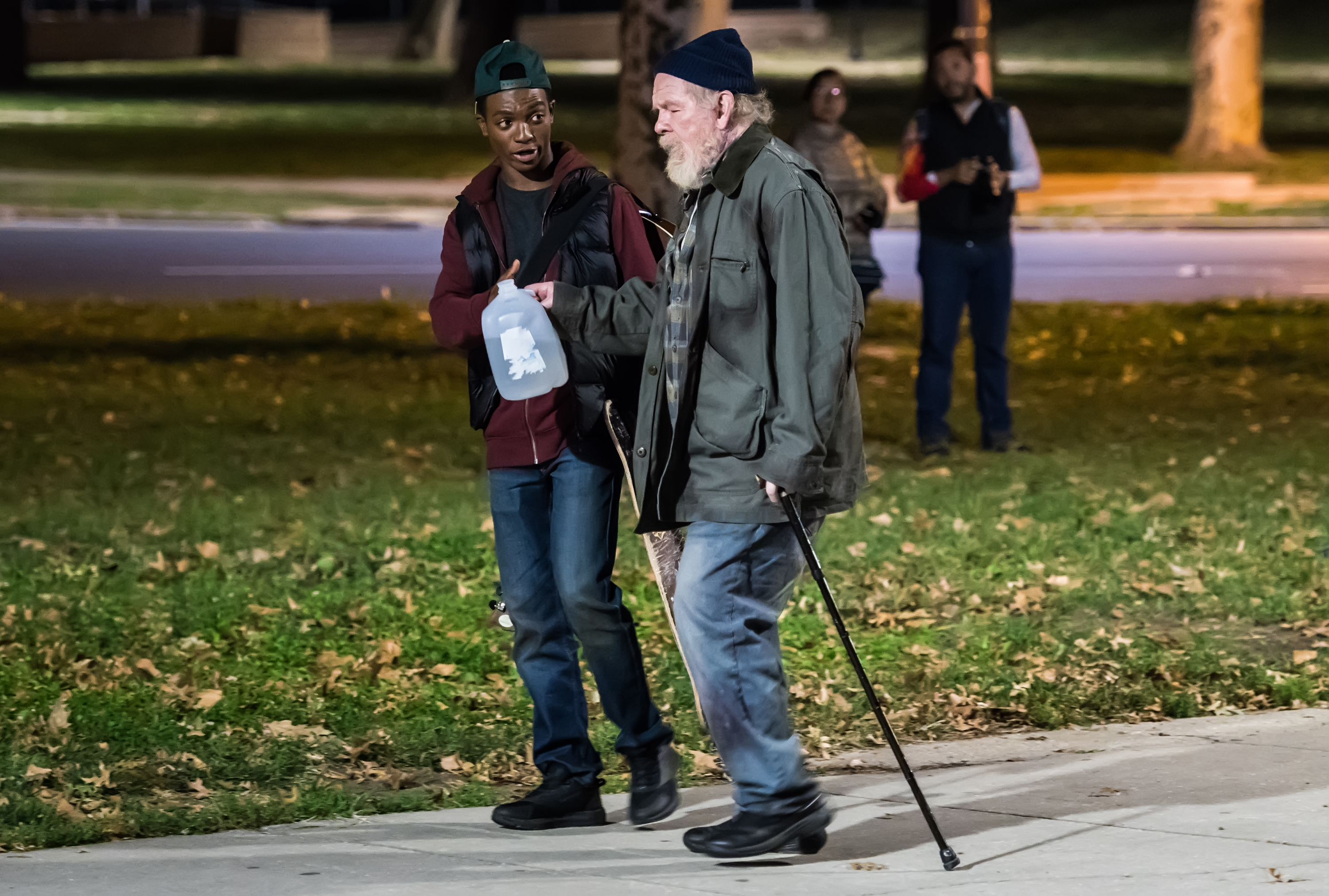 Dharon E. Jones et Nick Nolte photographiés sur le tournage de « Rittenhouse » en 2021 | Source : Getty Images