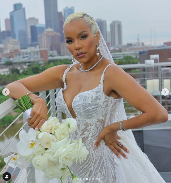 LeToya Luckett posant pour une photo le jour de son mariage, posté le 2 août 2024 | Source : Instagram/iamaventergray