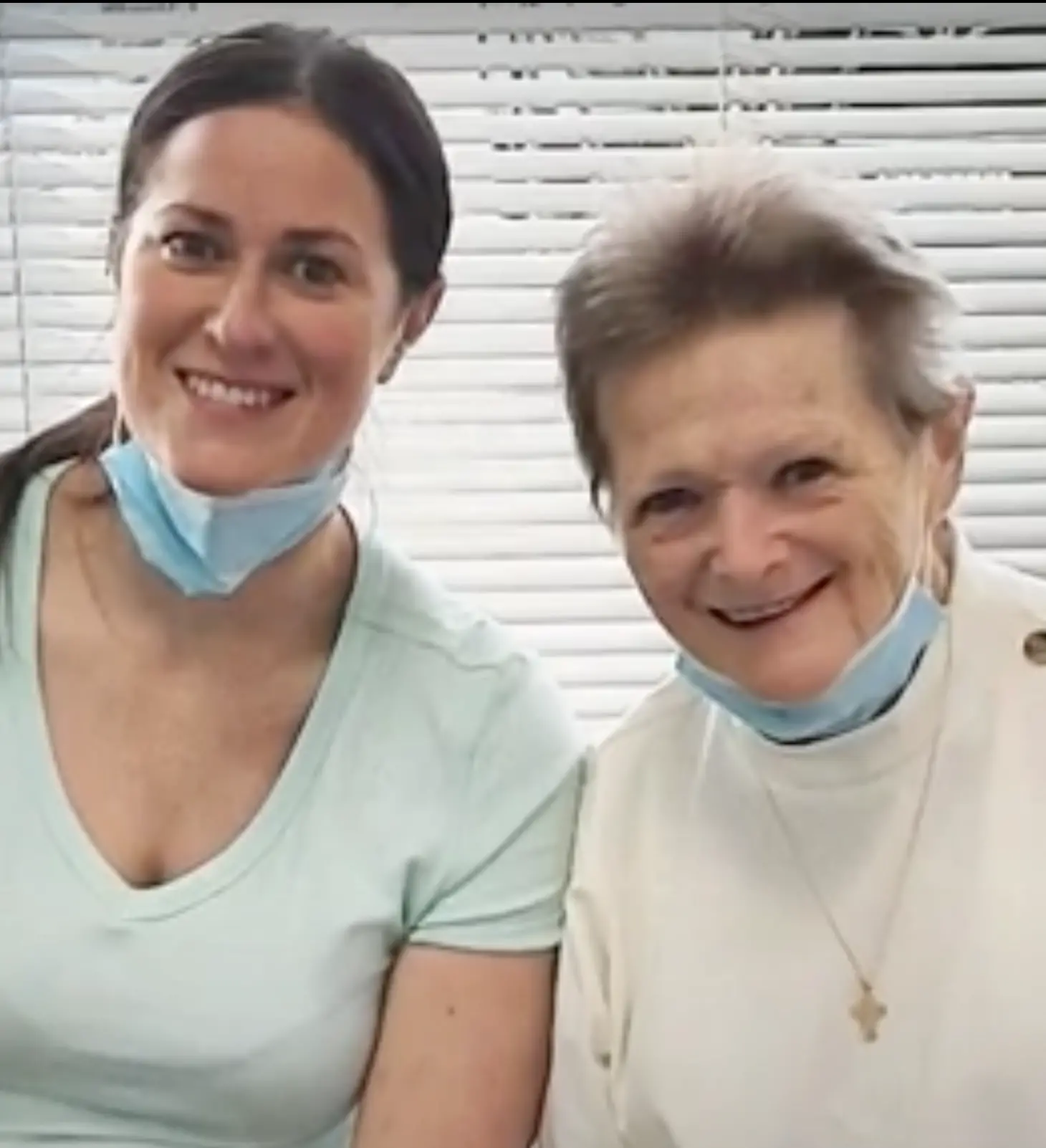 Eileen and Julia Harlin au centre médical de l'université du Maryland à Baltimore | Source : YouTube/WBALTV11