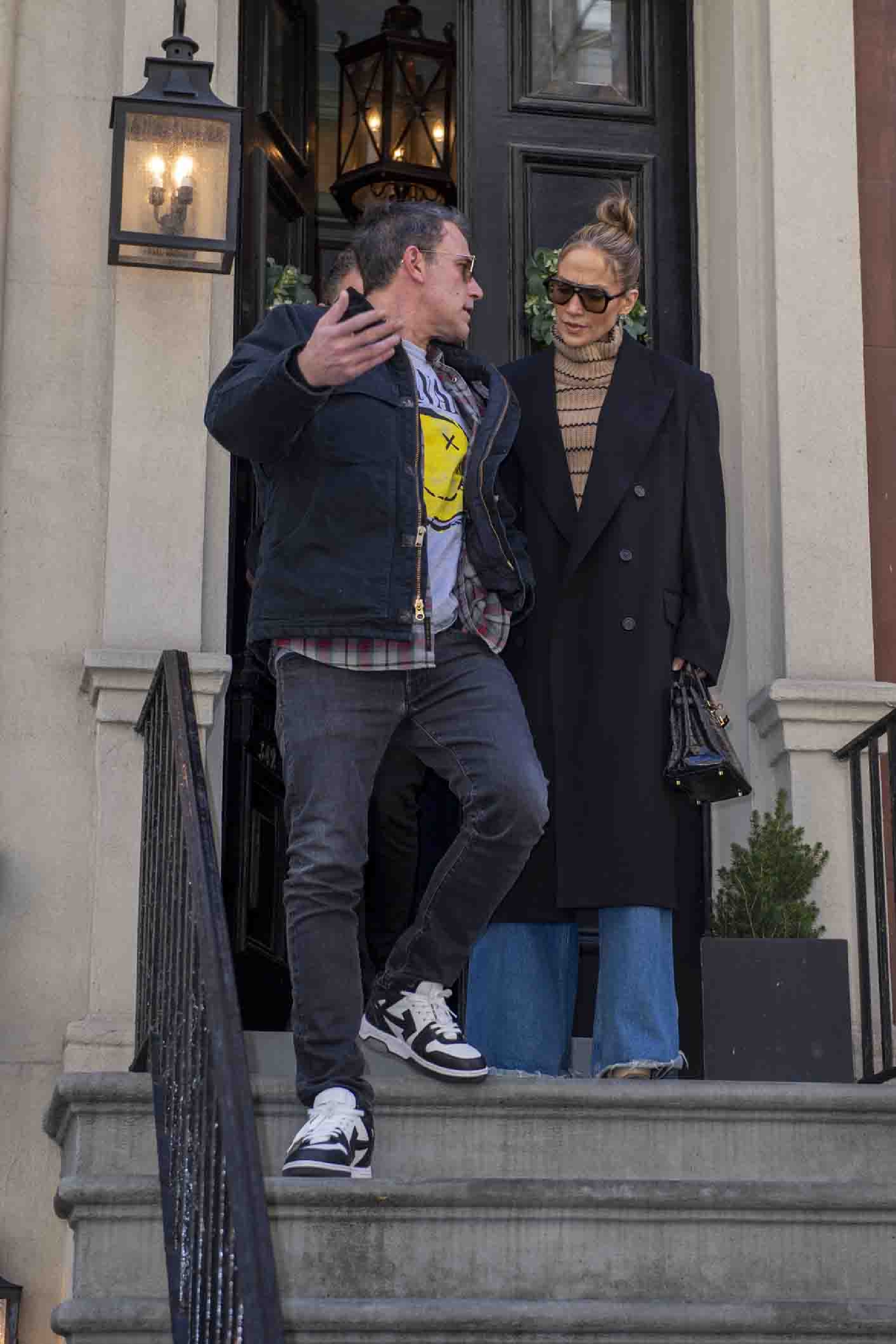 Ben Affleck et Jennifer Lopez repérés lors d'une sortie à New York le 30 mars 2024 | Source : Getty Images