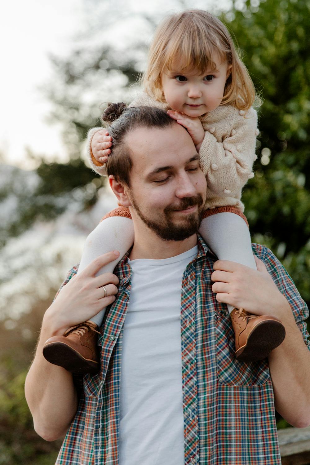 Un homme avec sa fille | Source : Pexels