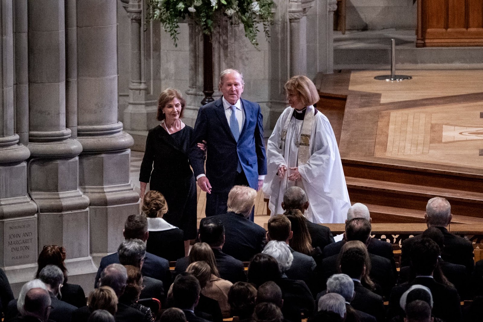 L'ancien président américain George W. Bush et Laura Bush arrivant au service funéraire d'État de l'ancien président américain Jimmy Carter, le 9 janvier 2025. | Source : Getty Images