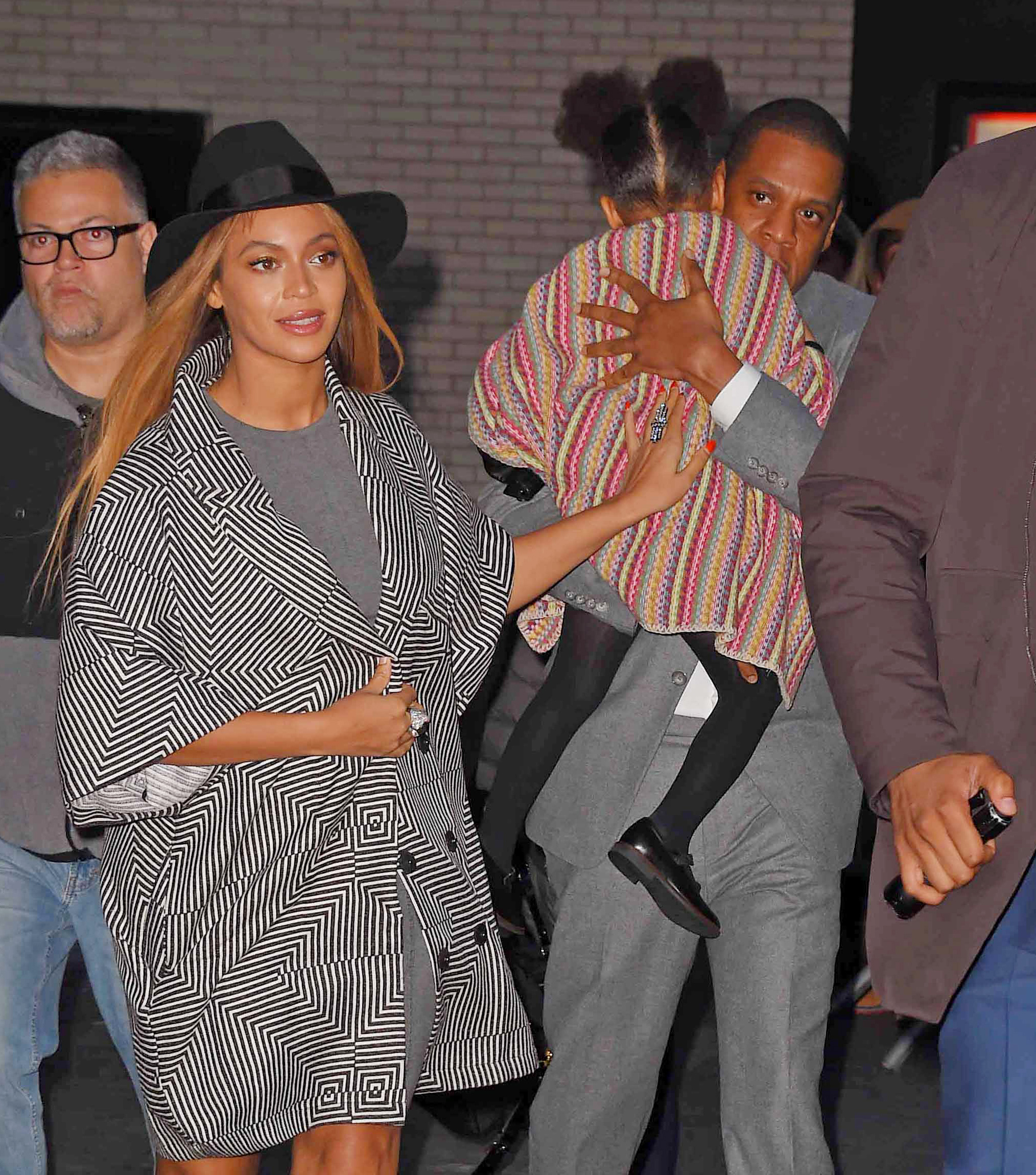 Beyonce Knowles, Jay-Z et Blue Ivy Carter à New York le 7 décembre 2014 | Source : Getty Images