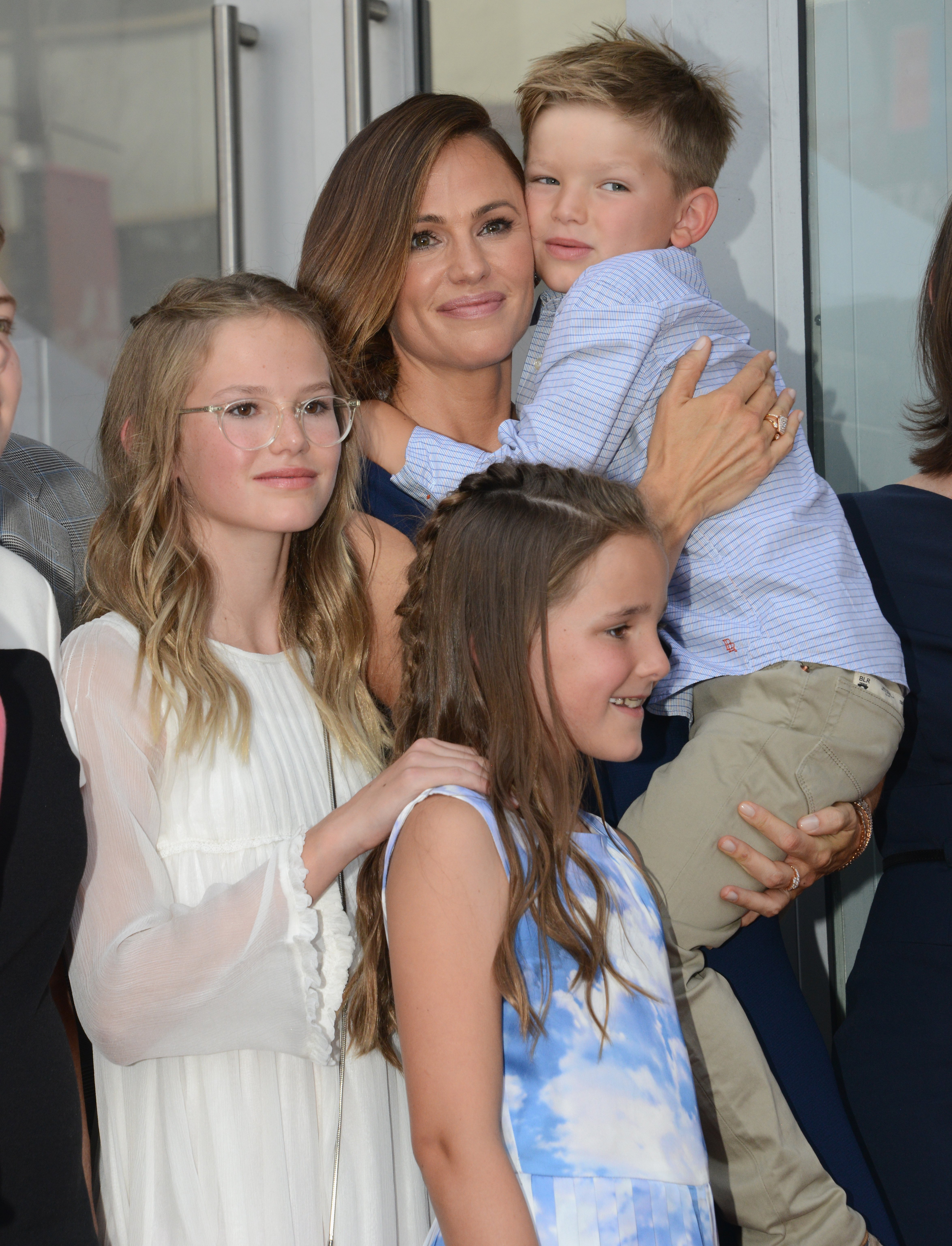 Jennifer Garner avec ses enfants, Violet, Samuel et Seraphina lors de la cérémonie honorant l'actrice avec une étoile sur le Hollywood Walk of Fame le 20 août 2018, à Hollywood, Californie | Source : Getty Images