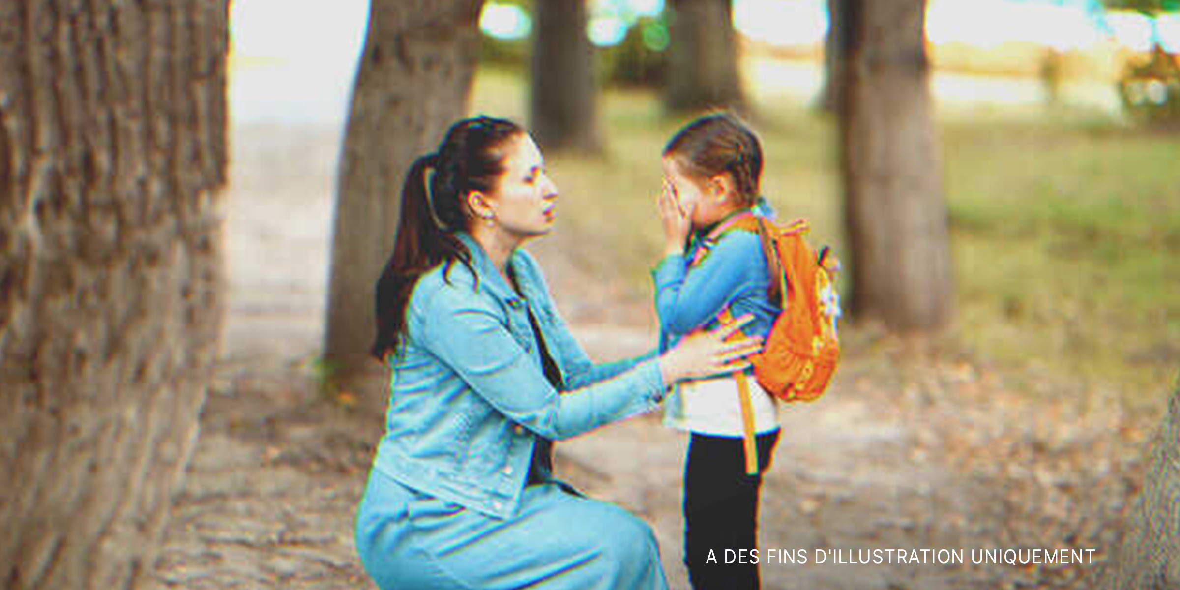 Une femme et un enfant | Source : Shutterstock.com