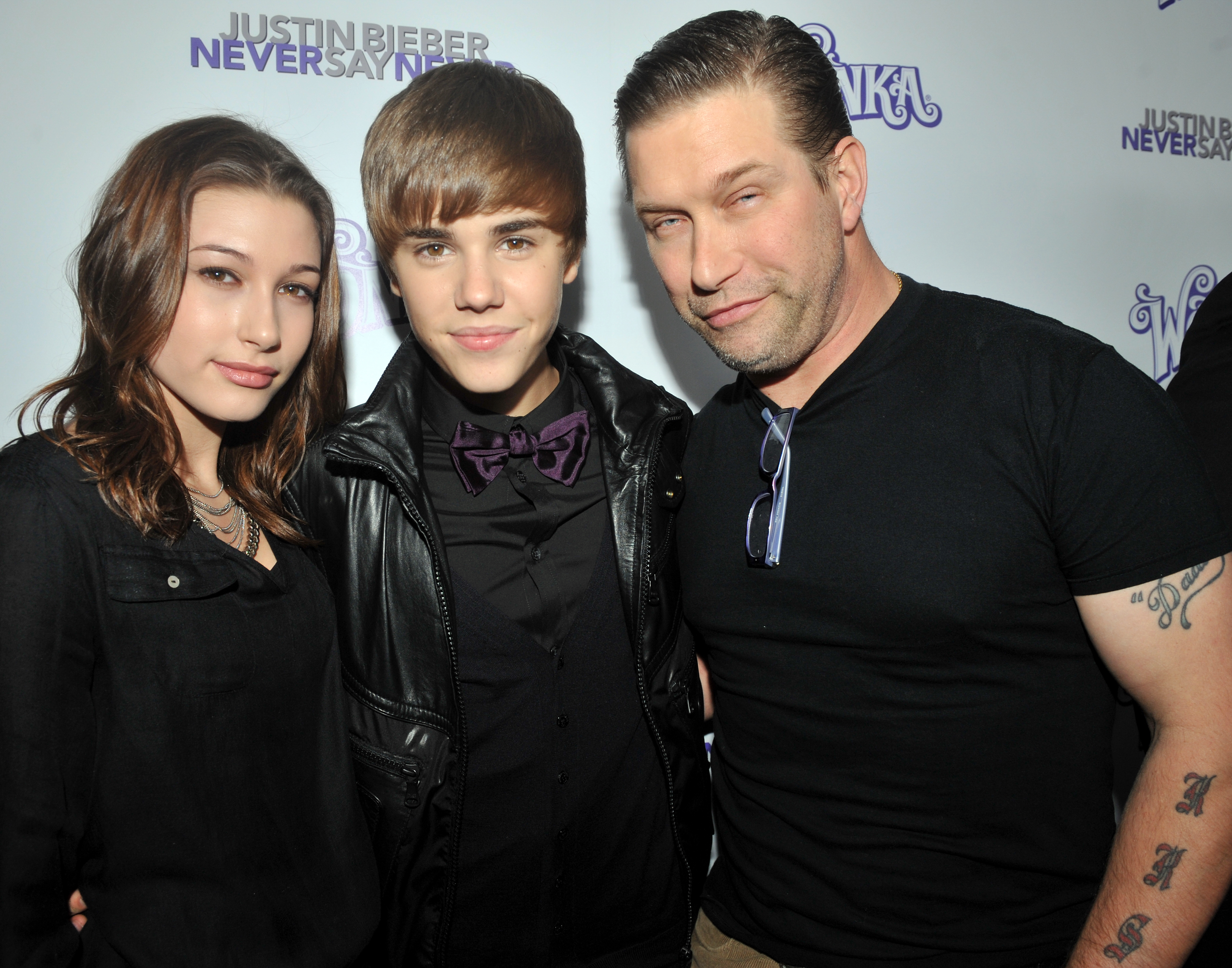 Hailey Baldwin, Justin Bieber et Stephen Baldwin le 2 février 2011 | Source : Getty Images