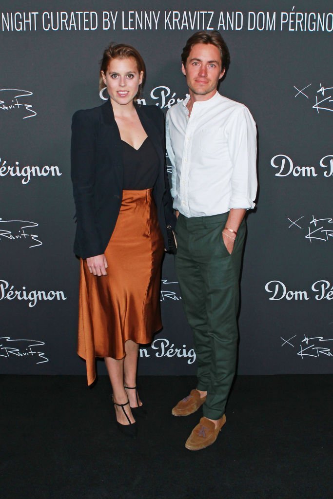 La princesse Béatrice et Edoardo Mapelli Mozzi participent à l'exposition Lenny Kravitz & Dom Perignon'Assemblage'. | Source : Getty Images