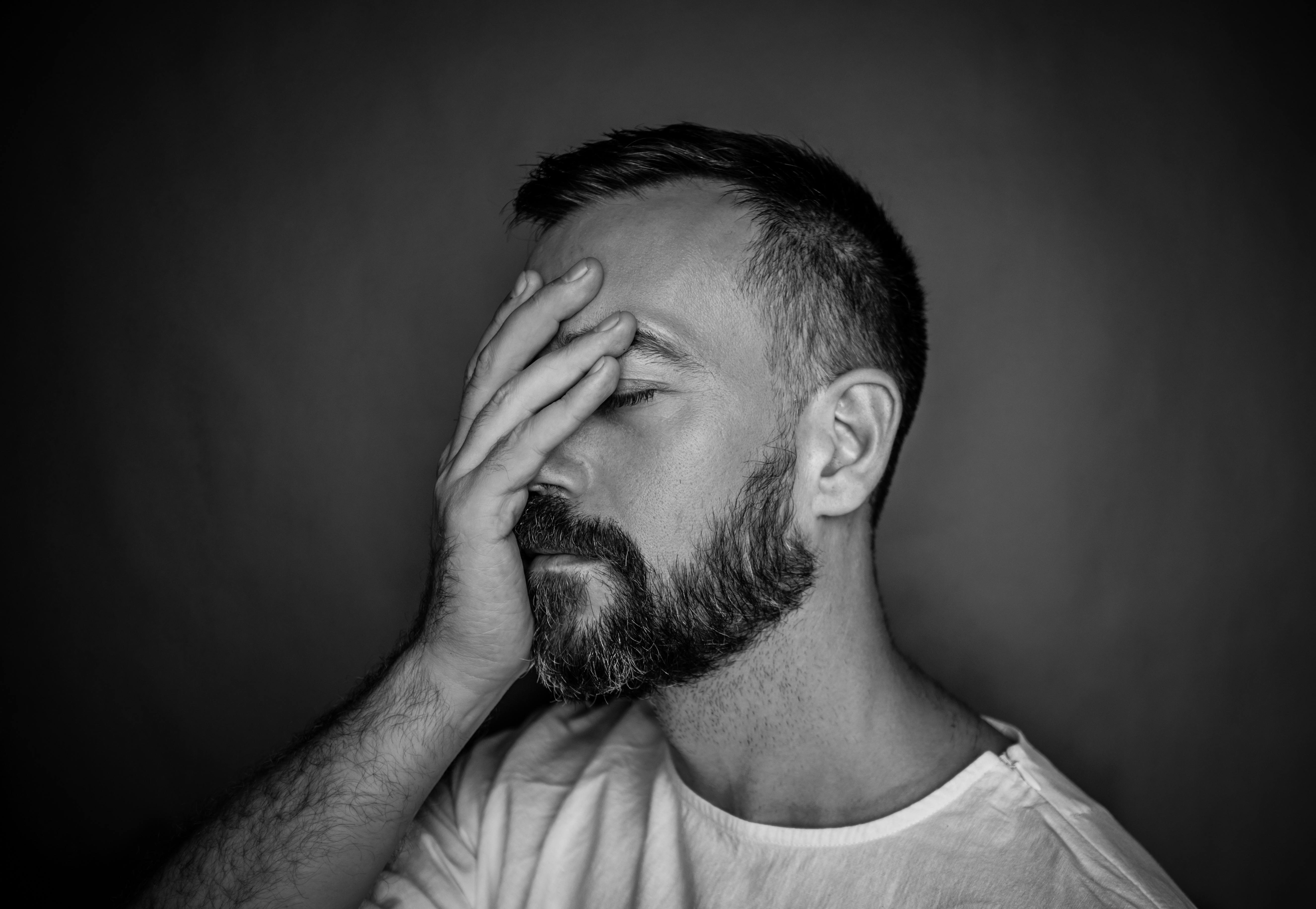Un homme stressé | Source : Pexels